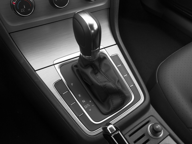 2016 Volkswagen Golf TSI S