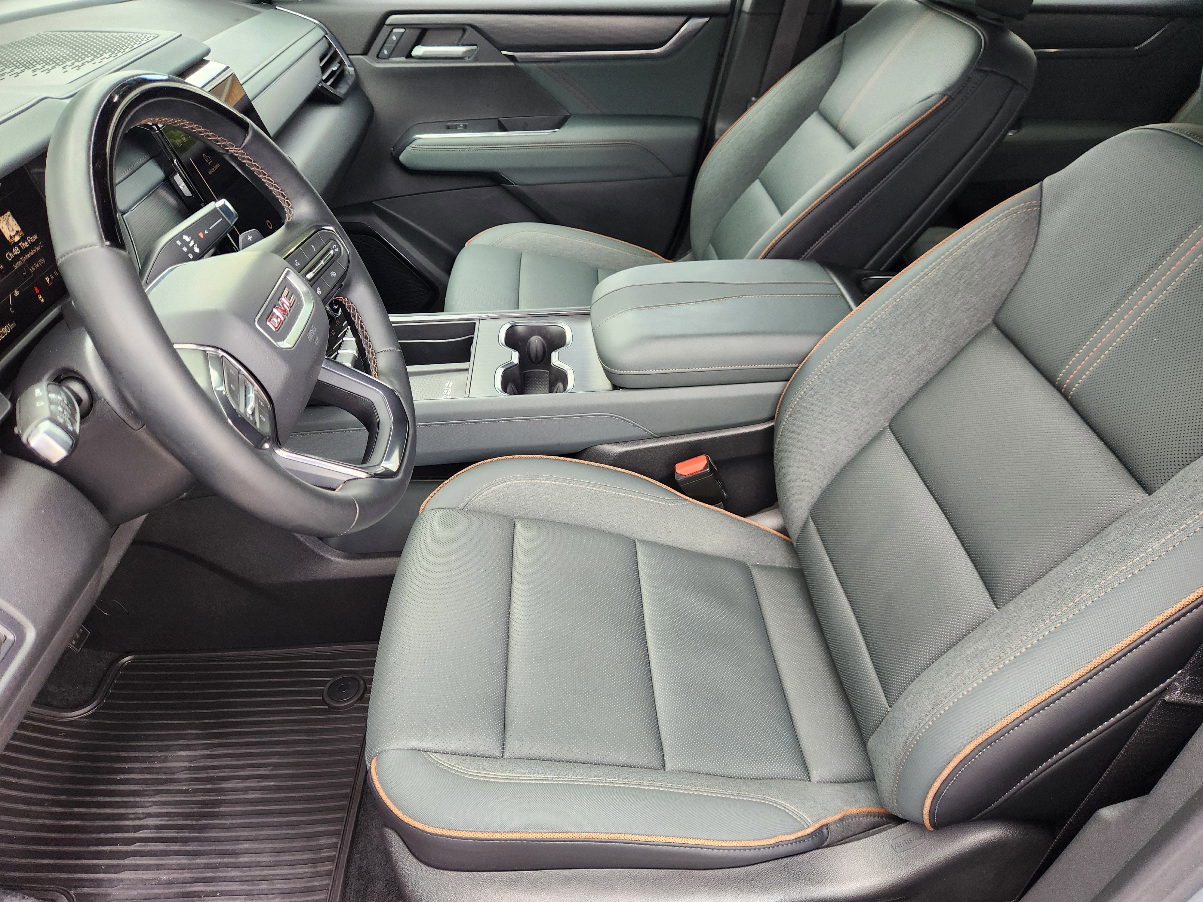 2025 GMC Acadia AWD AT4