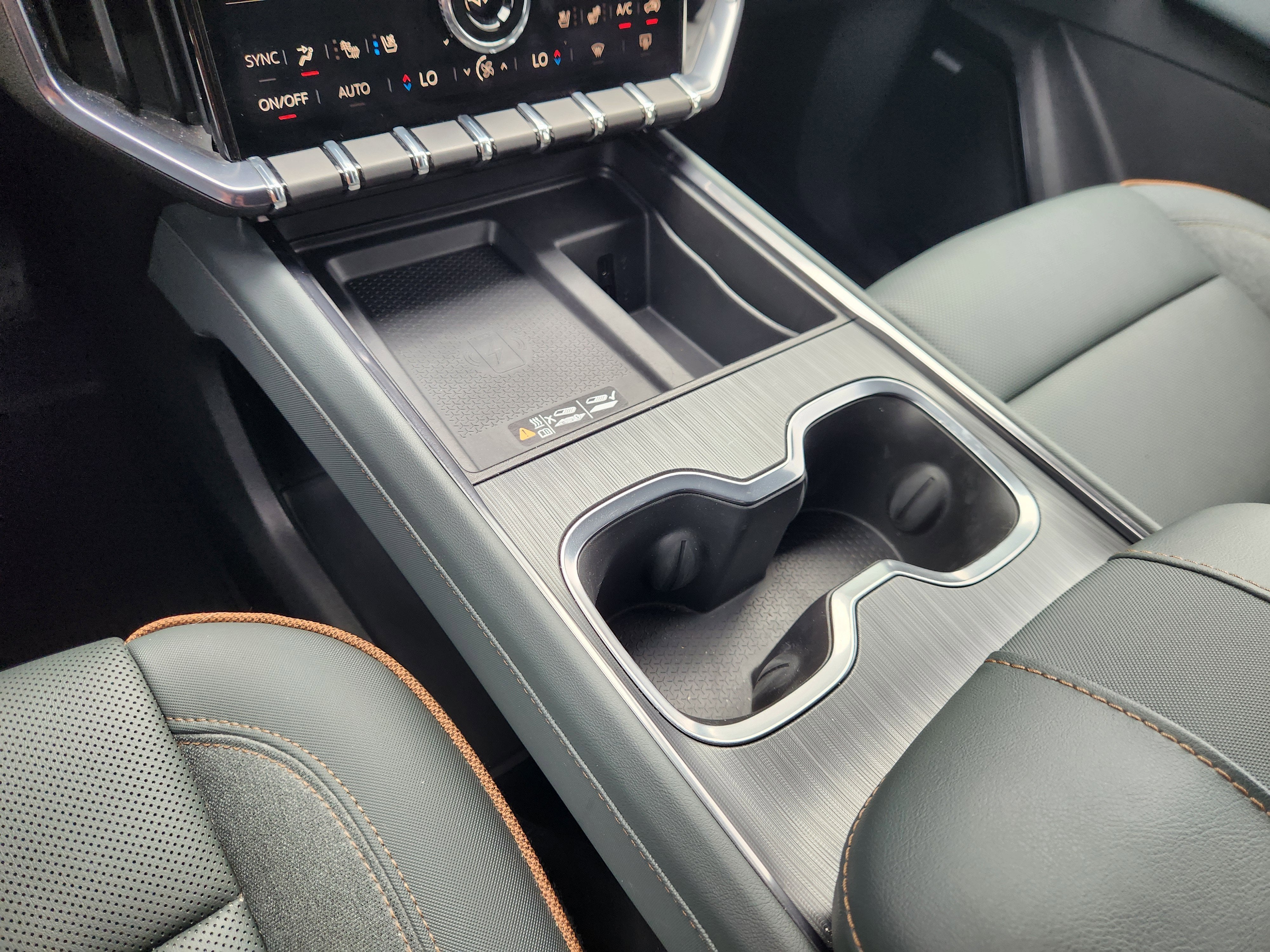 2025 GMC Acadia AWD AT4