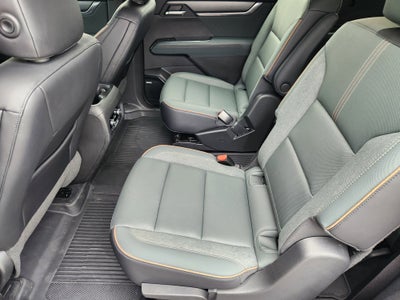 2025 GMC Acadia AWD AT4