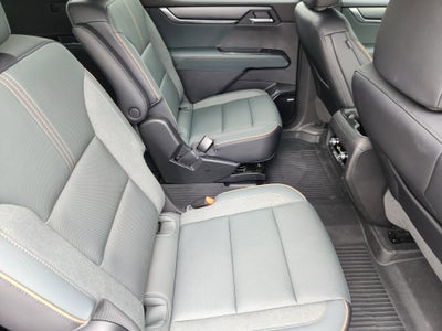 2025 GMC Acadia AWD AT4