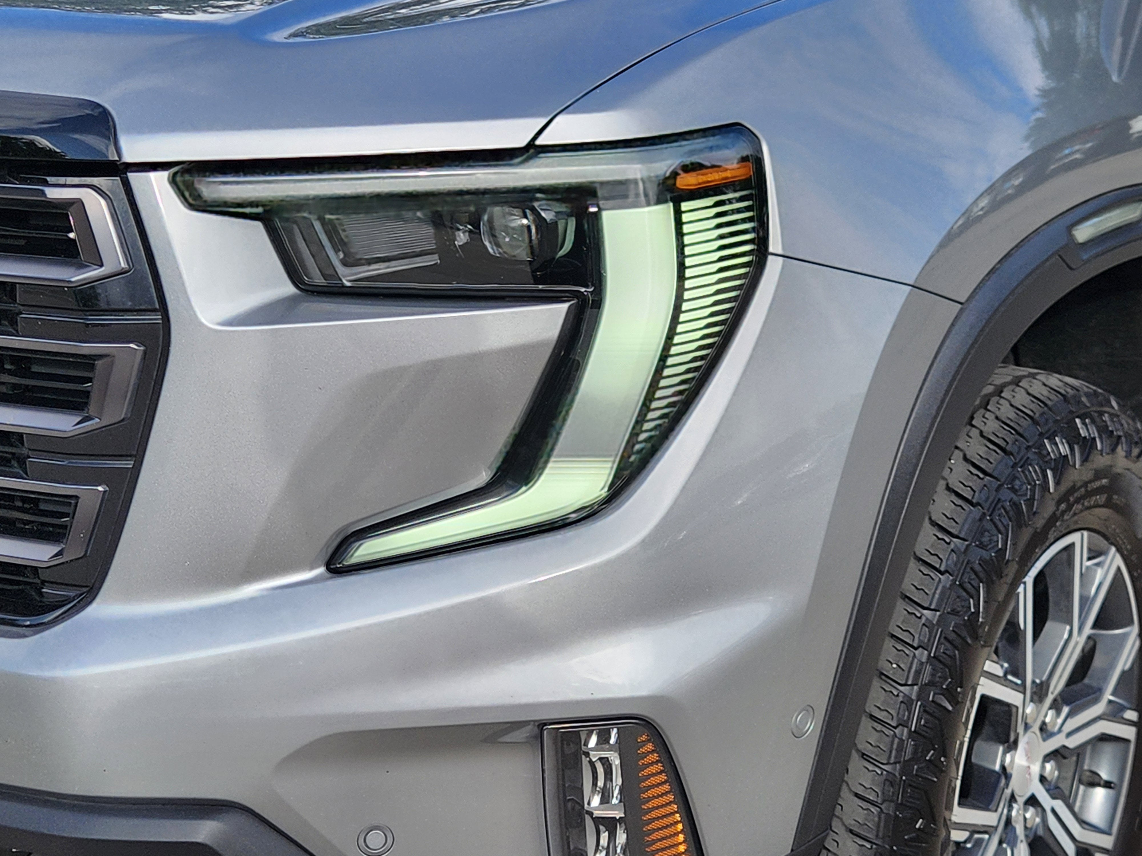 2025 GMC Acadia AWD AT4