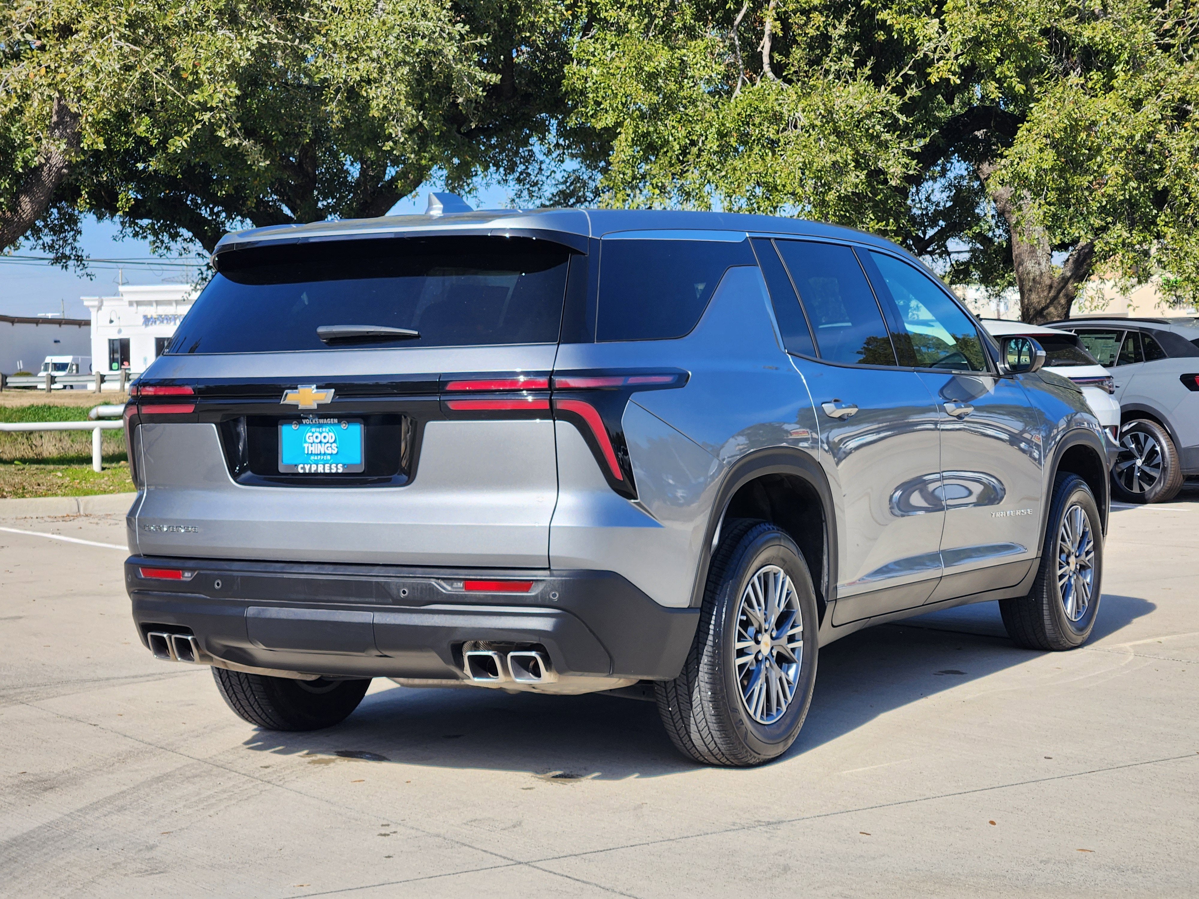 2024 Chevrolet Traverse FWD LS