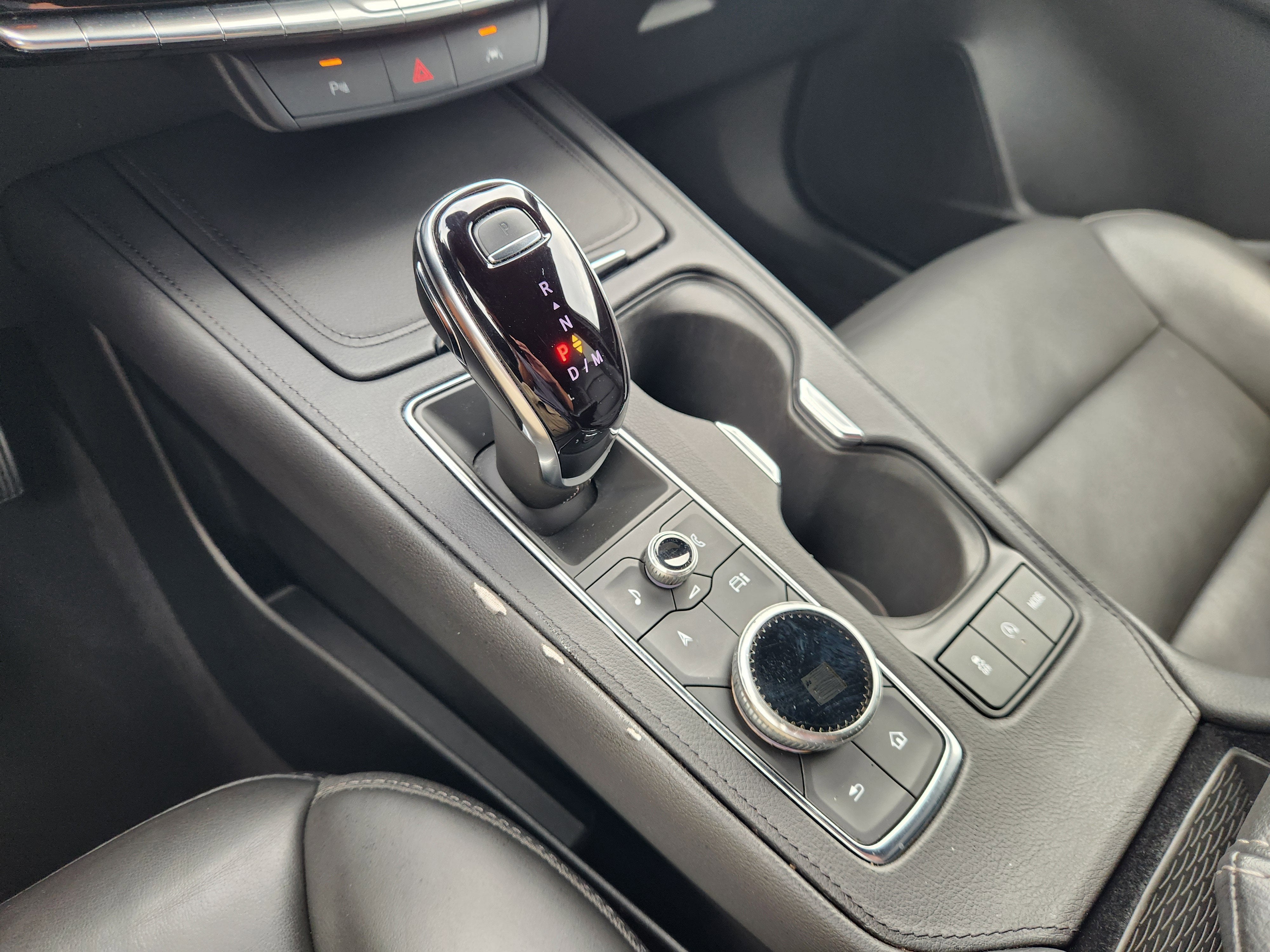 2025 Cadillac XT4 FWD Premium Luxury