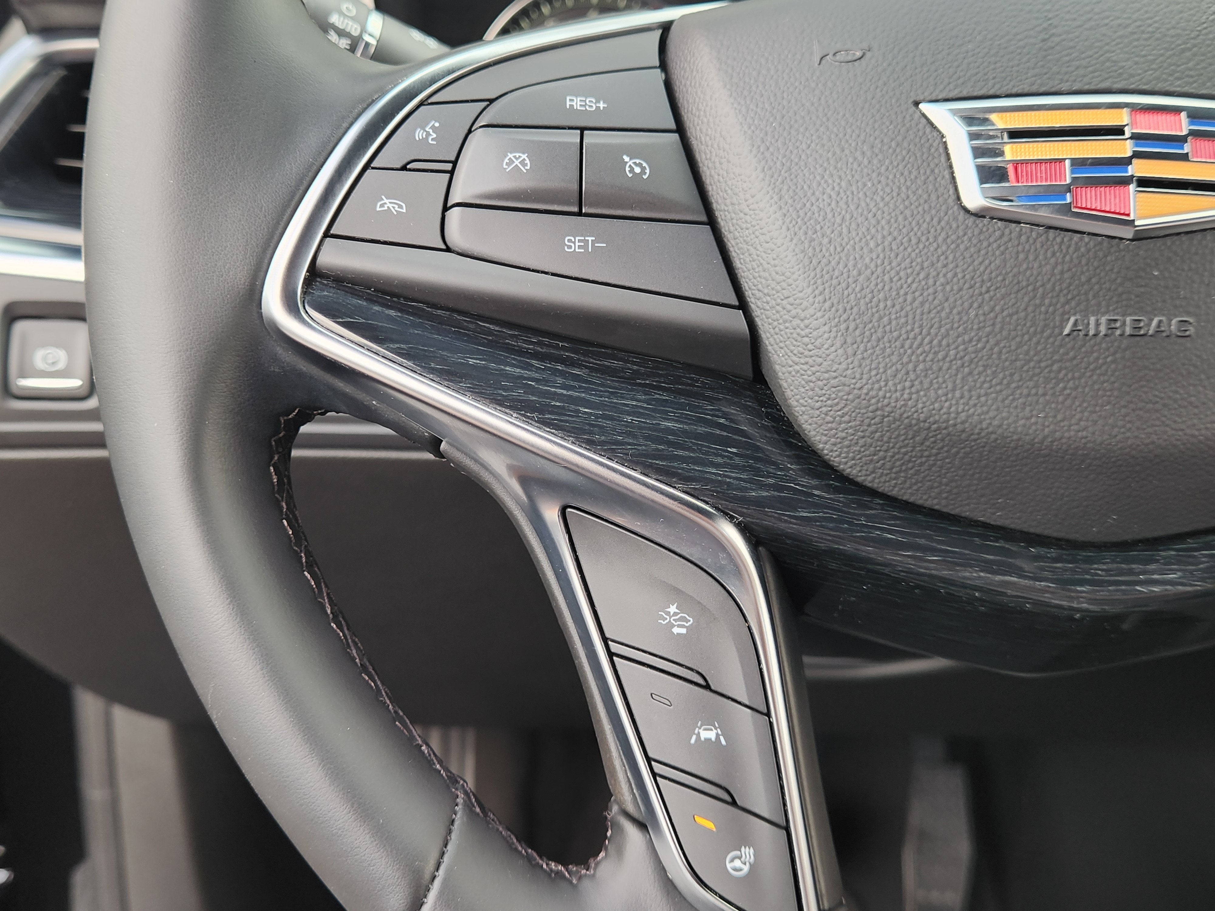 2025 Cadillac XT5 FWD Premium Luxury