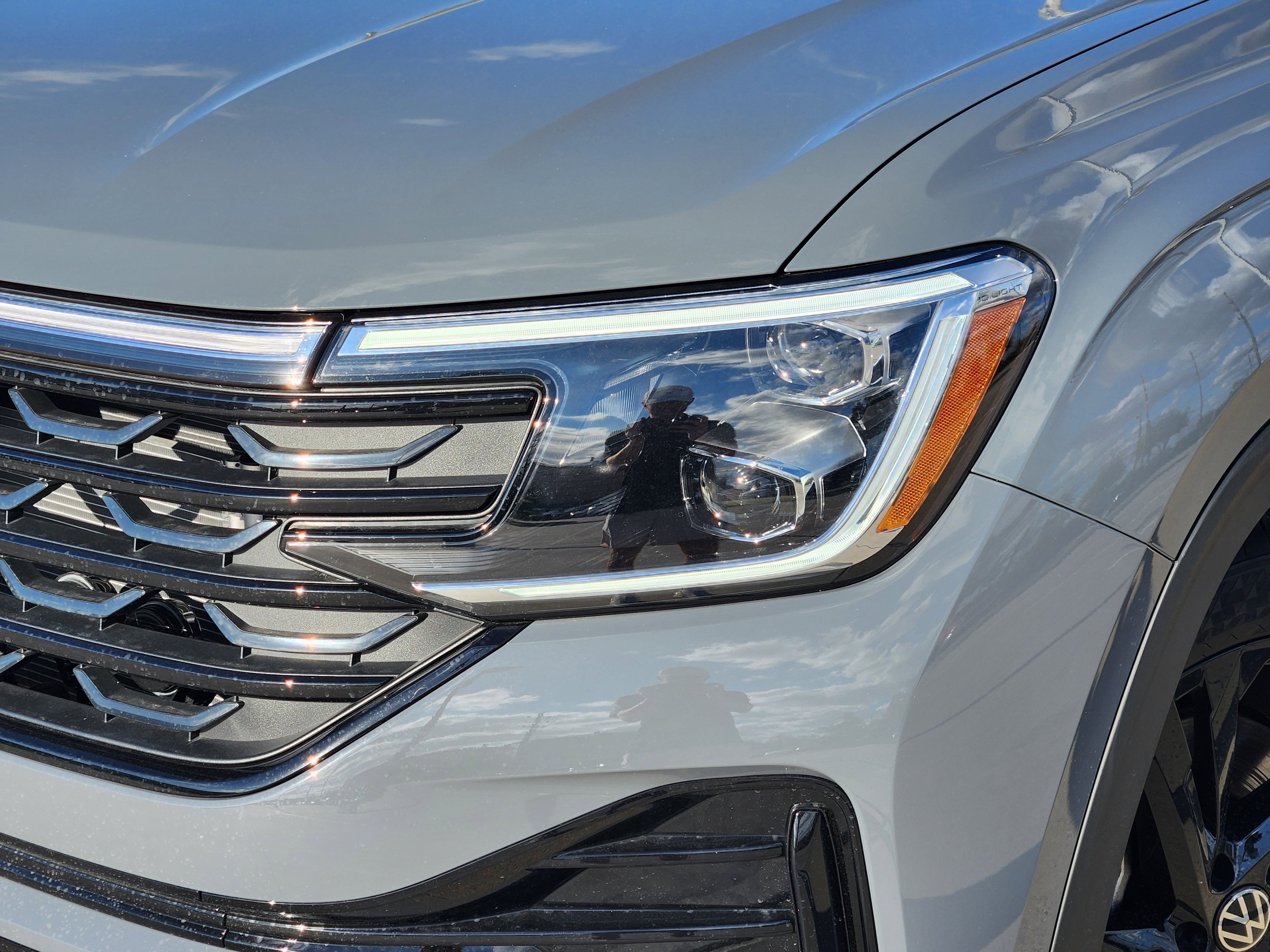 2026 Volkswagen Atlas Cross Sport 2.0T SEL R-Line Black