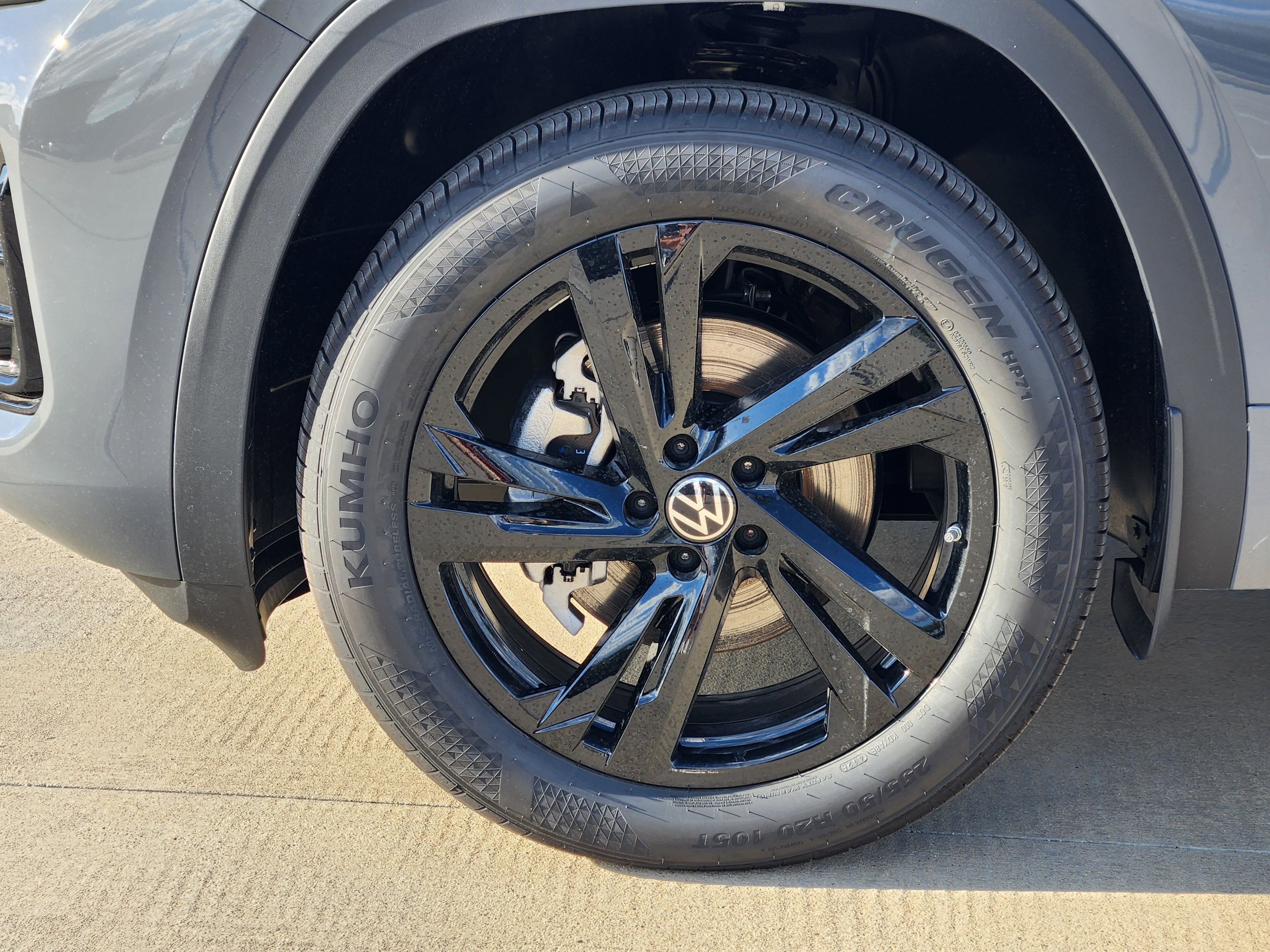 2026 Volkswagen Atlas Cross Sport 2.0T SEL R-Line Black