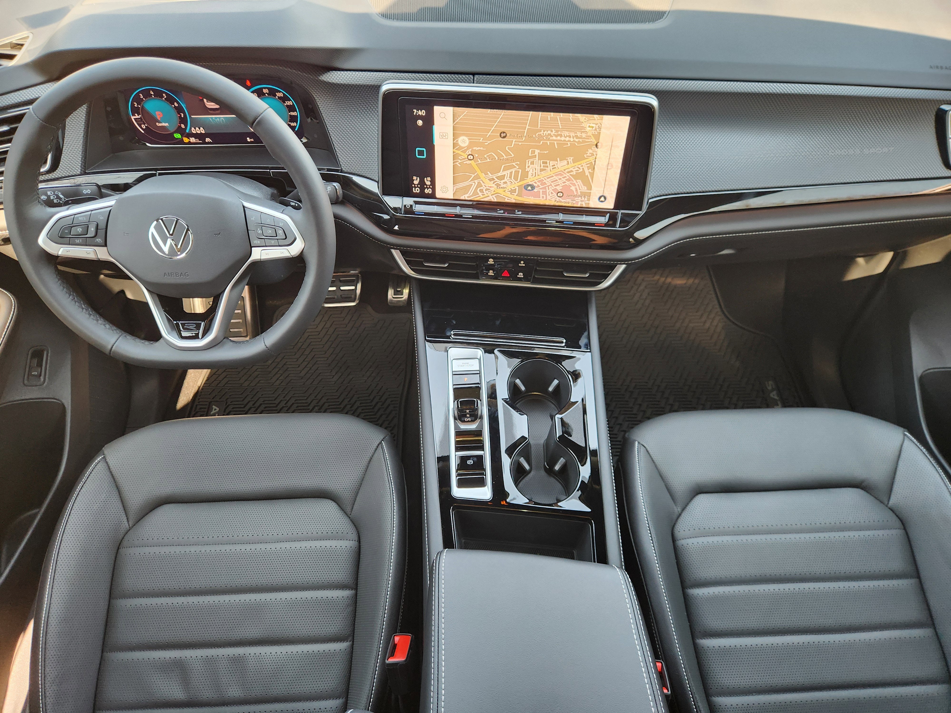 2026 Volkswagen Atlas Cross Sport 2.0T SEL R-Line Black