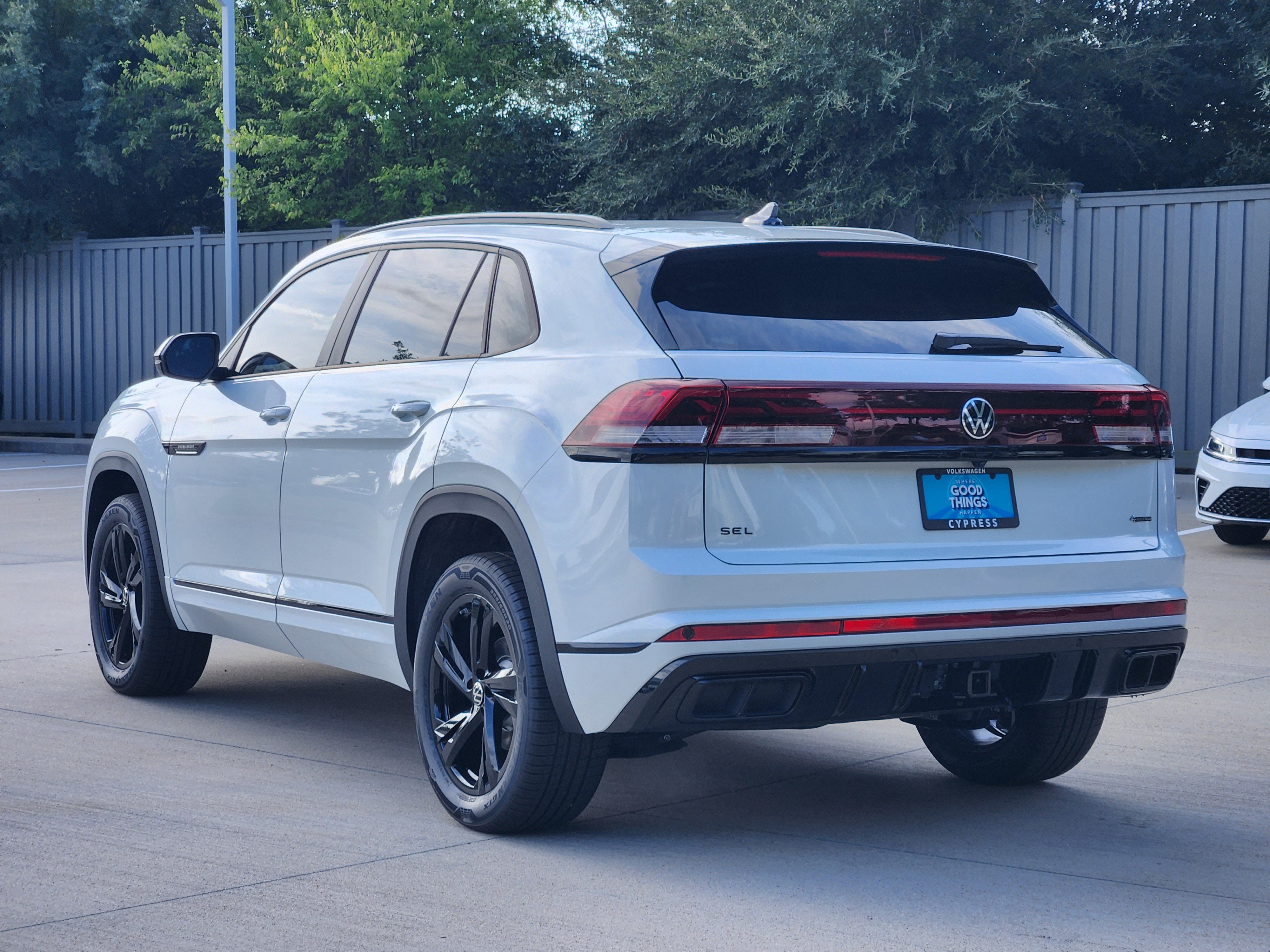 2026 Volkswagen Atlas Cross Sport 2.0T SEL R-Line Black