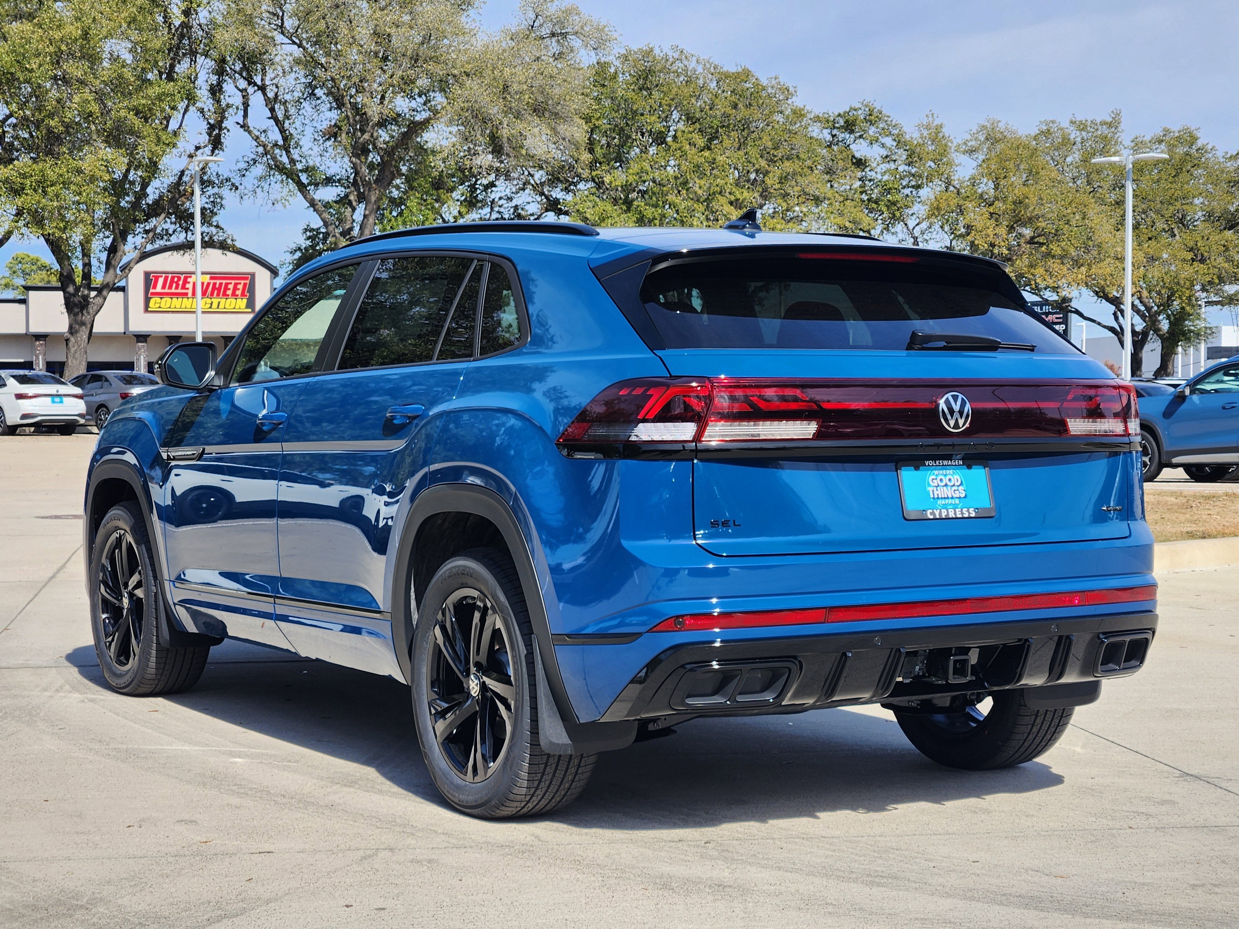 2026 Volkswagen Atlas Cross Sport 2.0T SEL R-Line Black