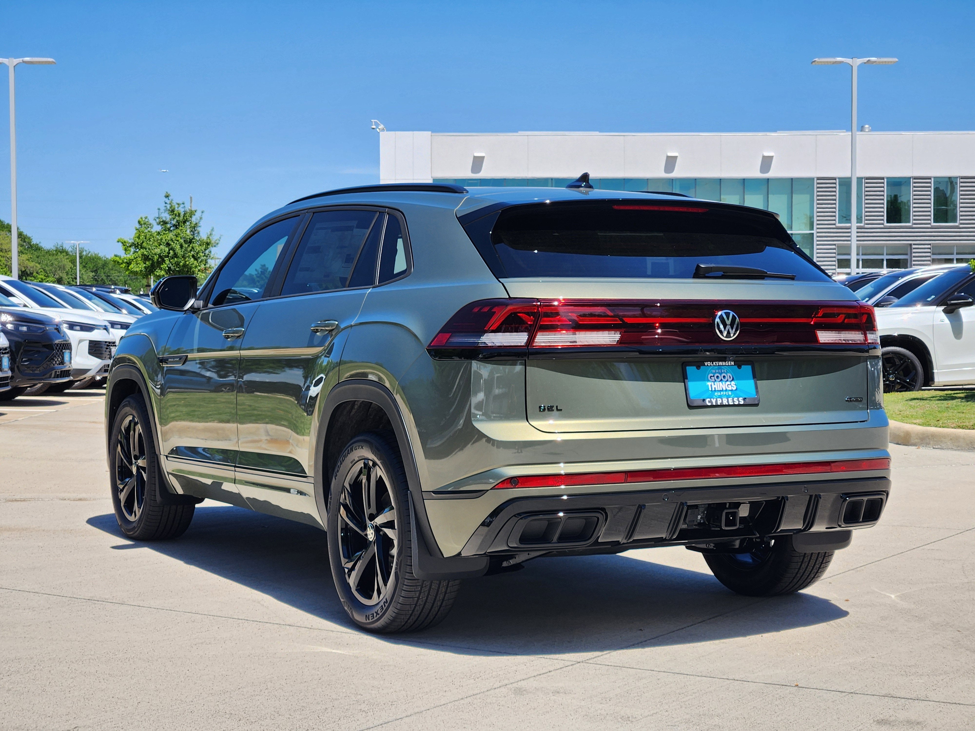 2026 Volkswagen Atlas Cross Sport 2.0T SEL R-Line Black