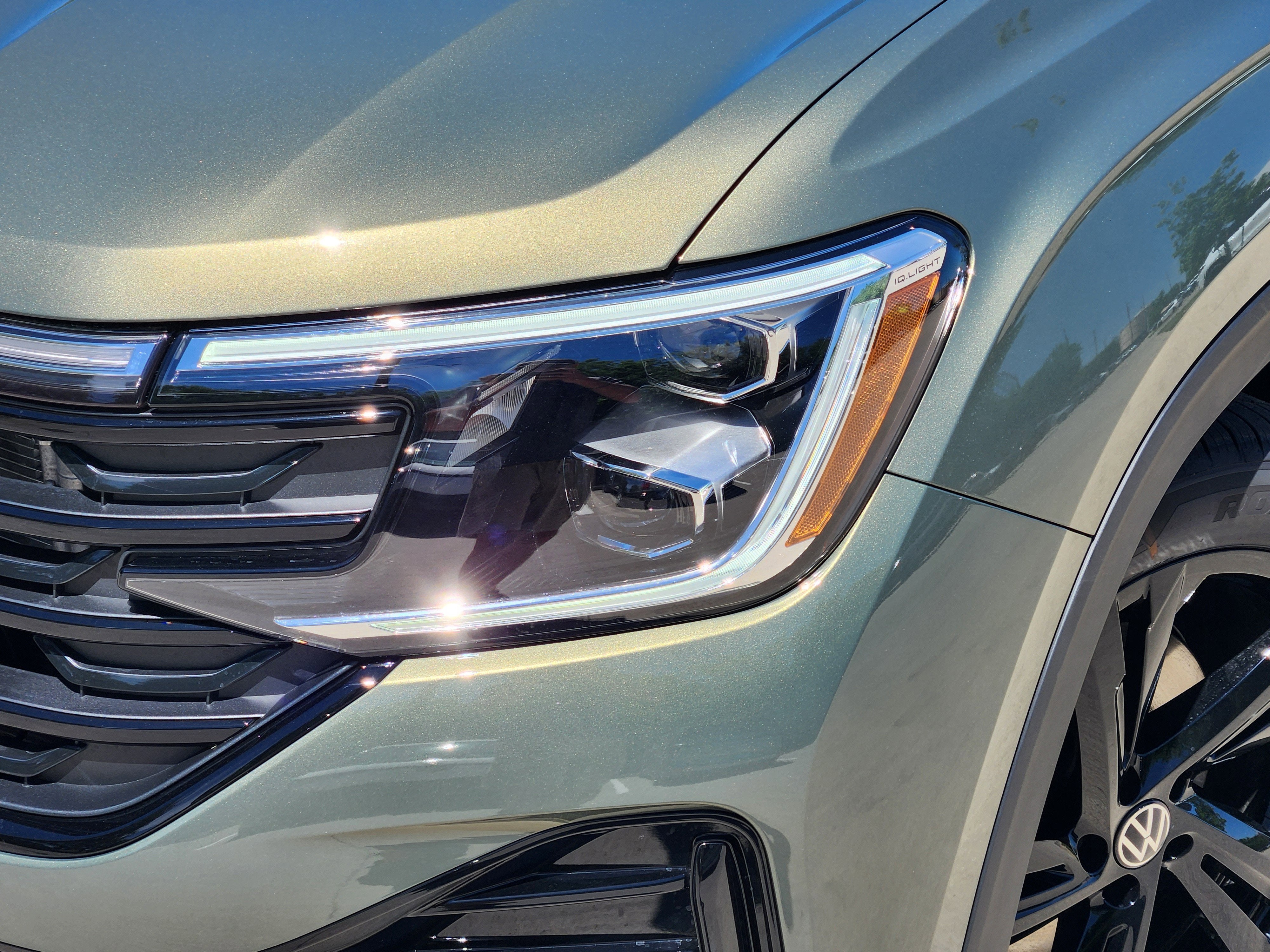 2026 Volkswagen Atlas Cross Sport 2.0T SEL R-Line Black