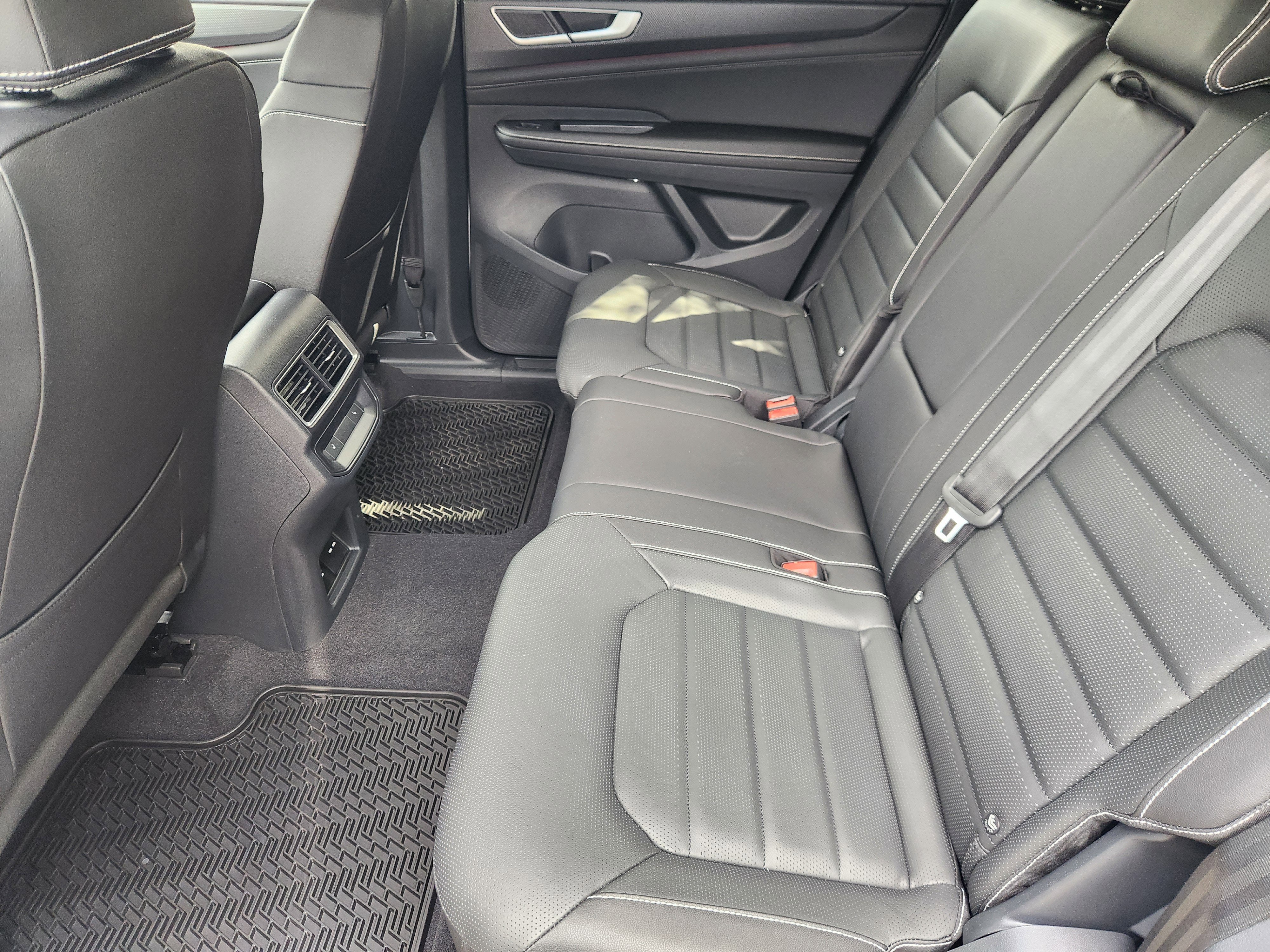 2026 Volkswagen Atlas Cross Sport 2.0T SEL R-Line Black