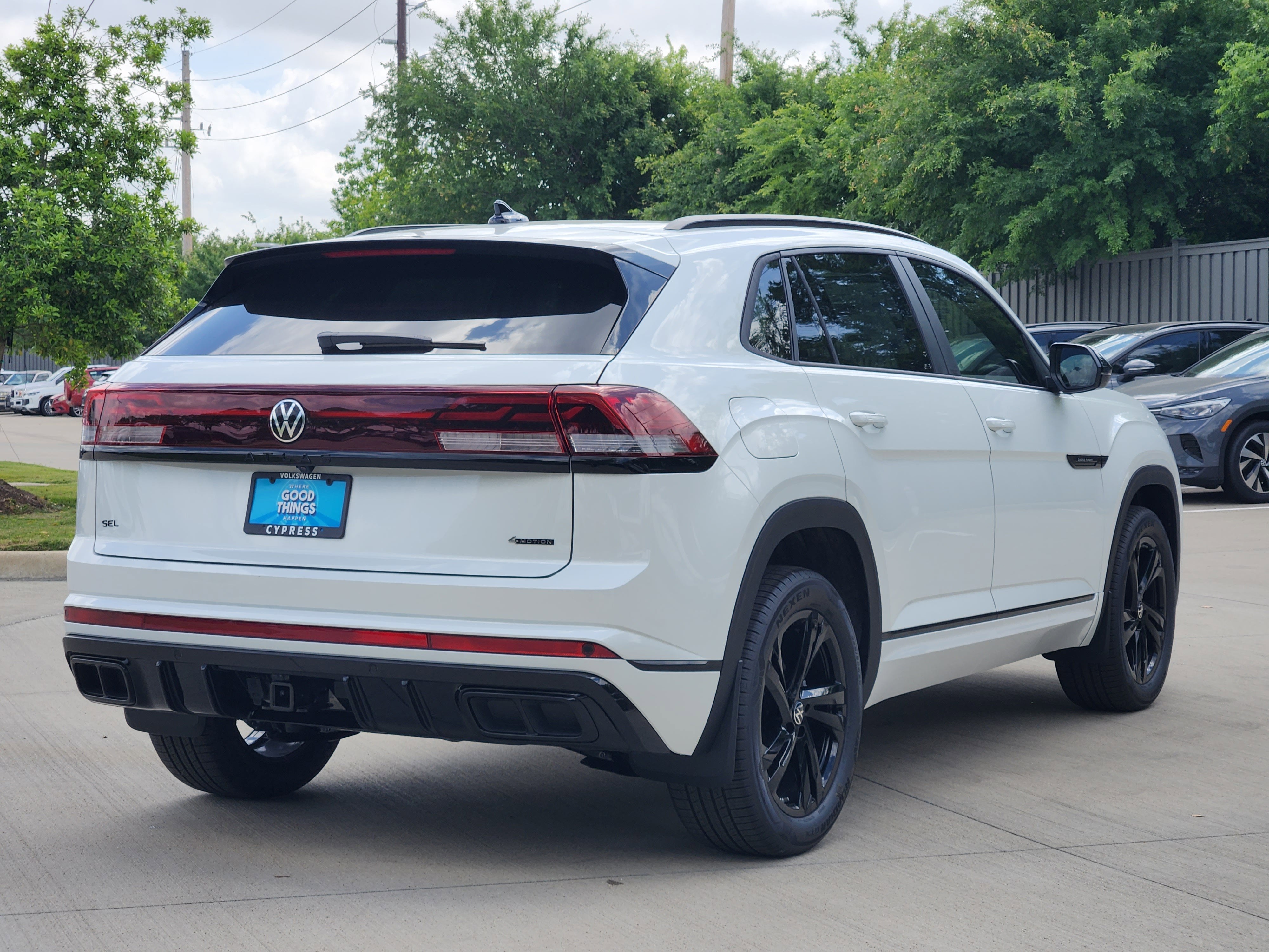 2026 Volkswagen Atlas Cross Sport 2.0T SEL R-Line Black