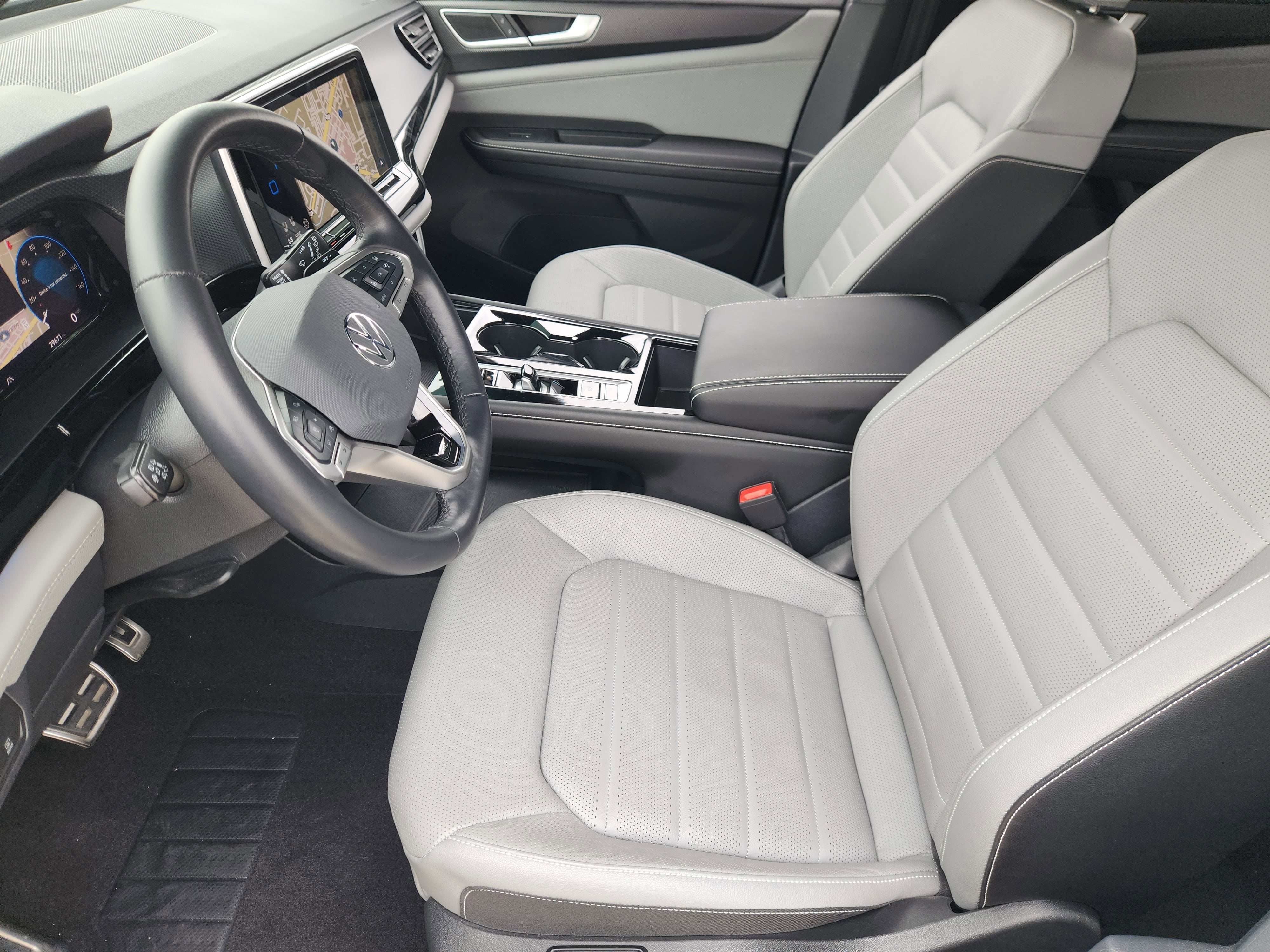 2024 Volkswagen Atlas Cross Sport 2.0T SEL R-Line