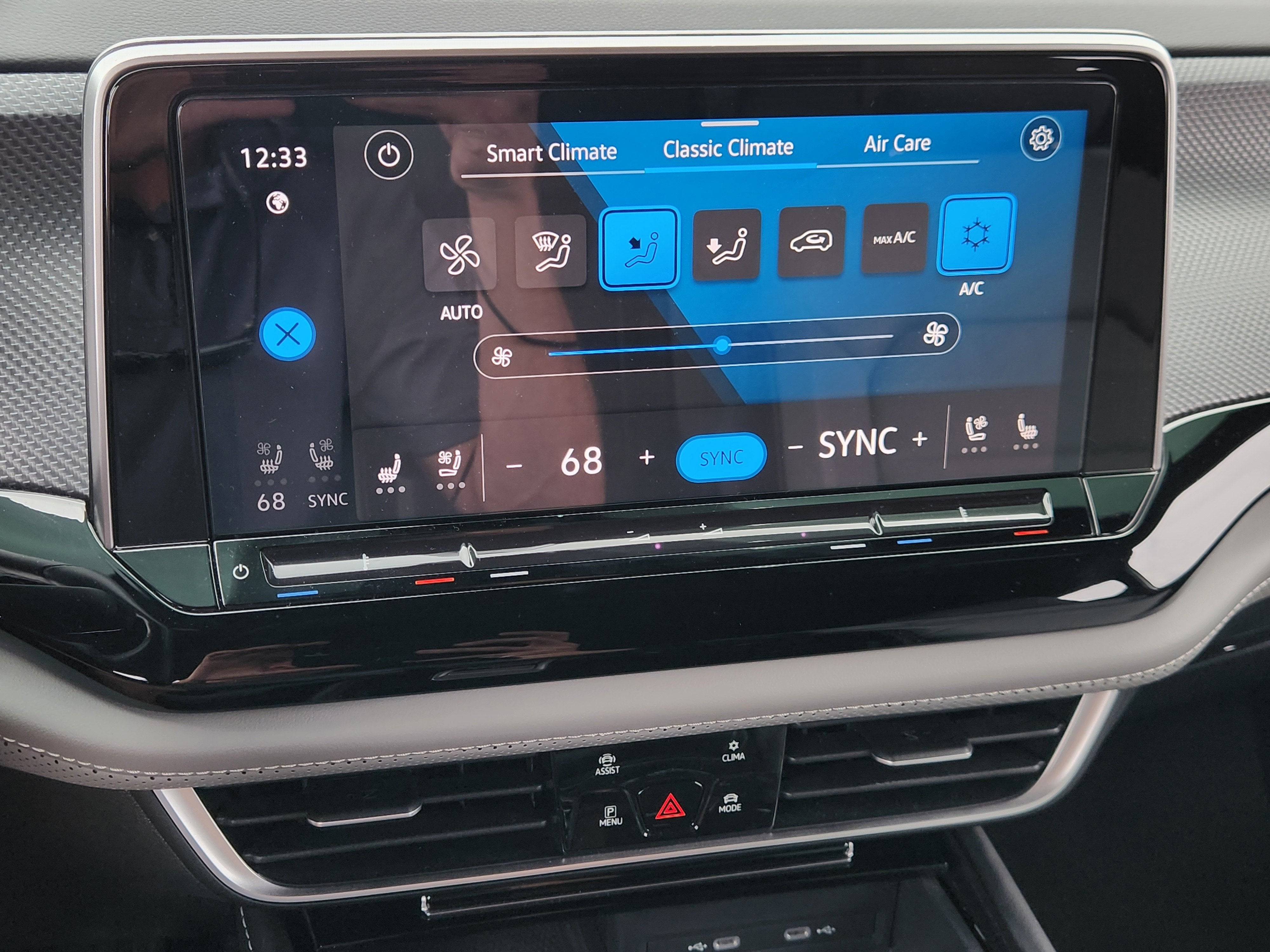 2024 Volkswagen Atlas Cross Sport 2.0T SEL R-Line