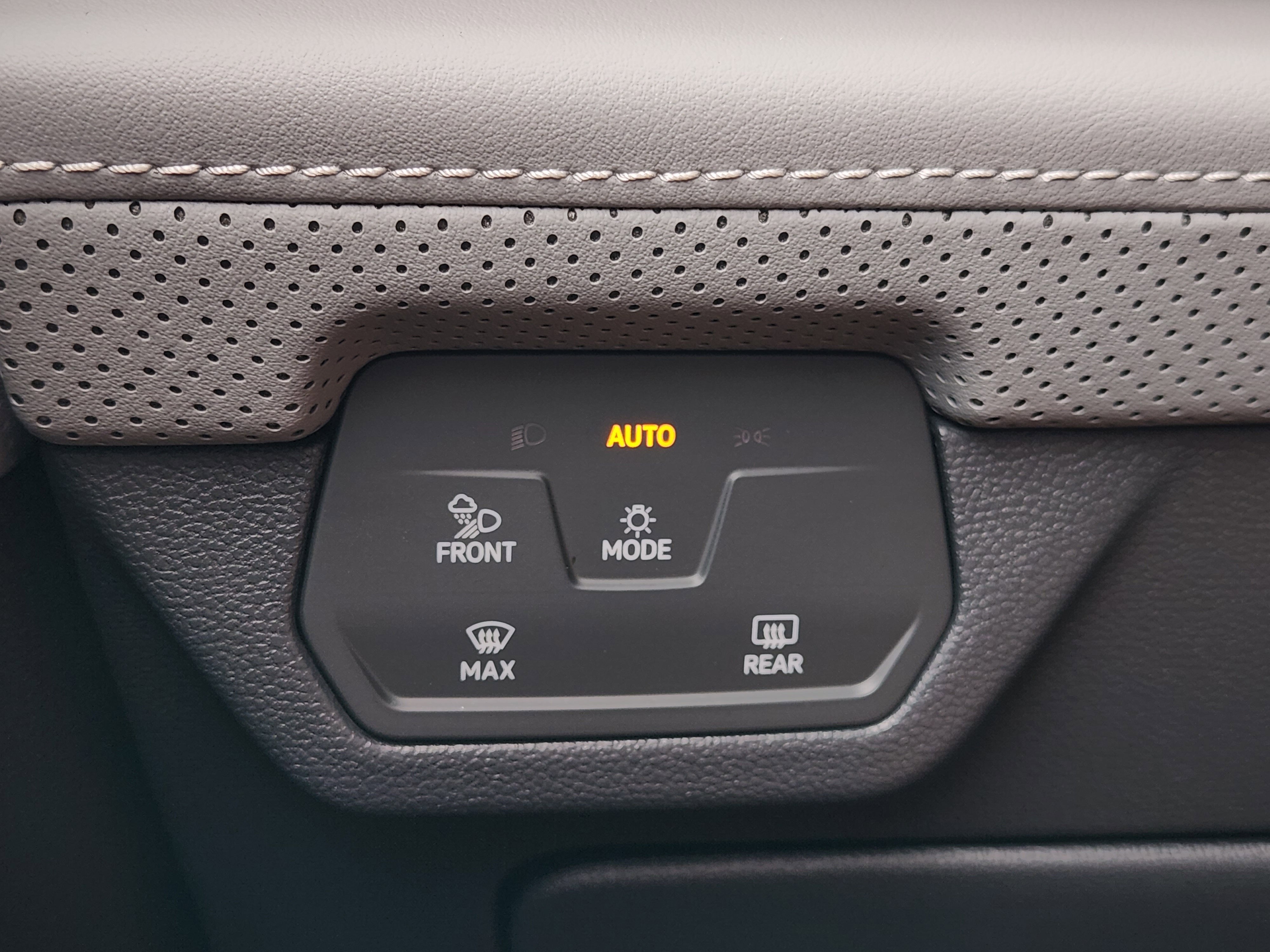 2024 Volkswagen Atlas Cross Sport 2.0T SEL R-Line