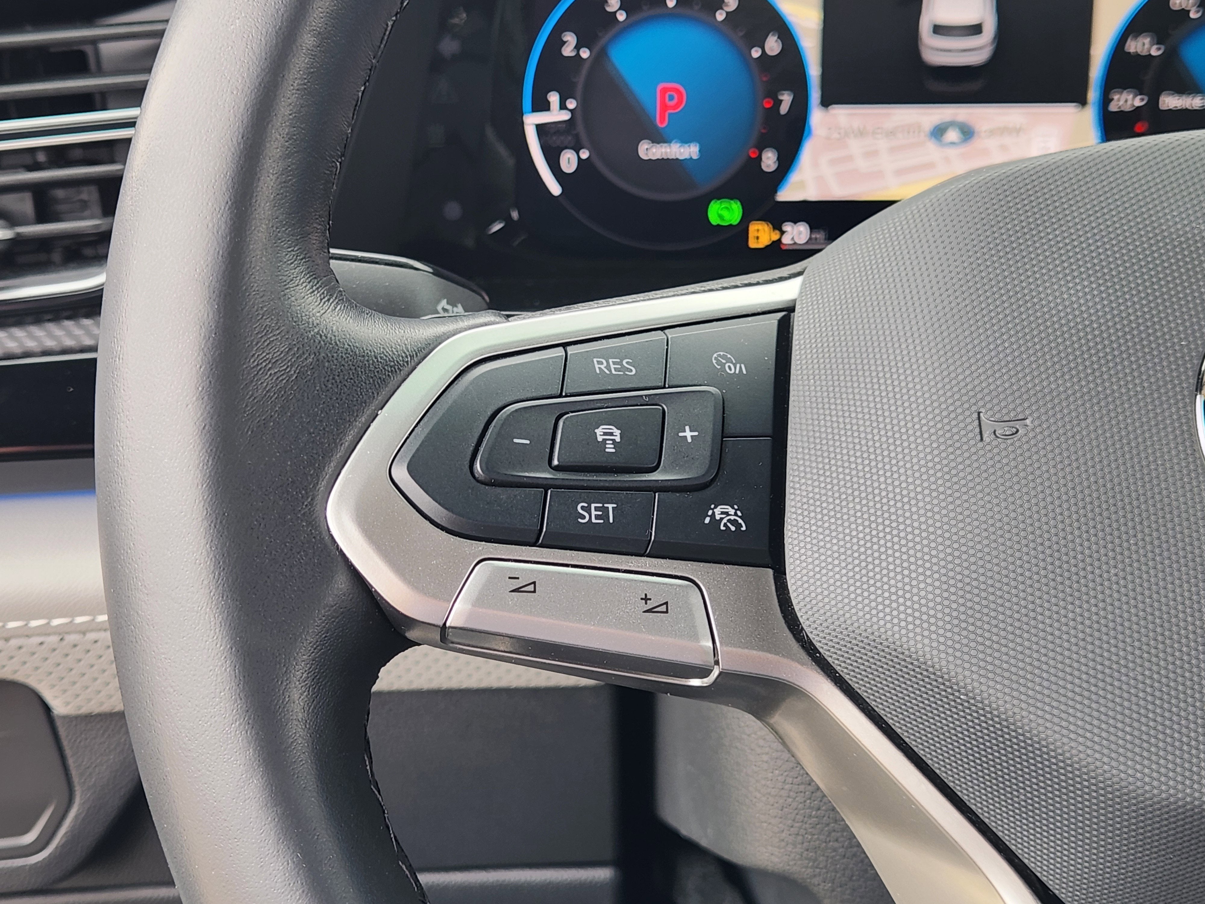 2024 Volkswagen Atlas Cross Sport 2.0T SEL R-Line