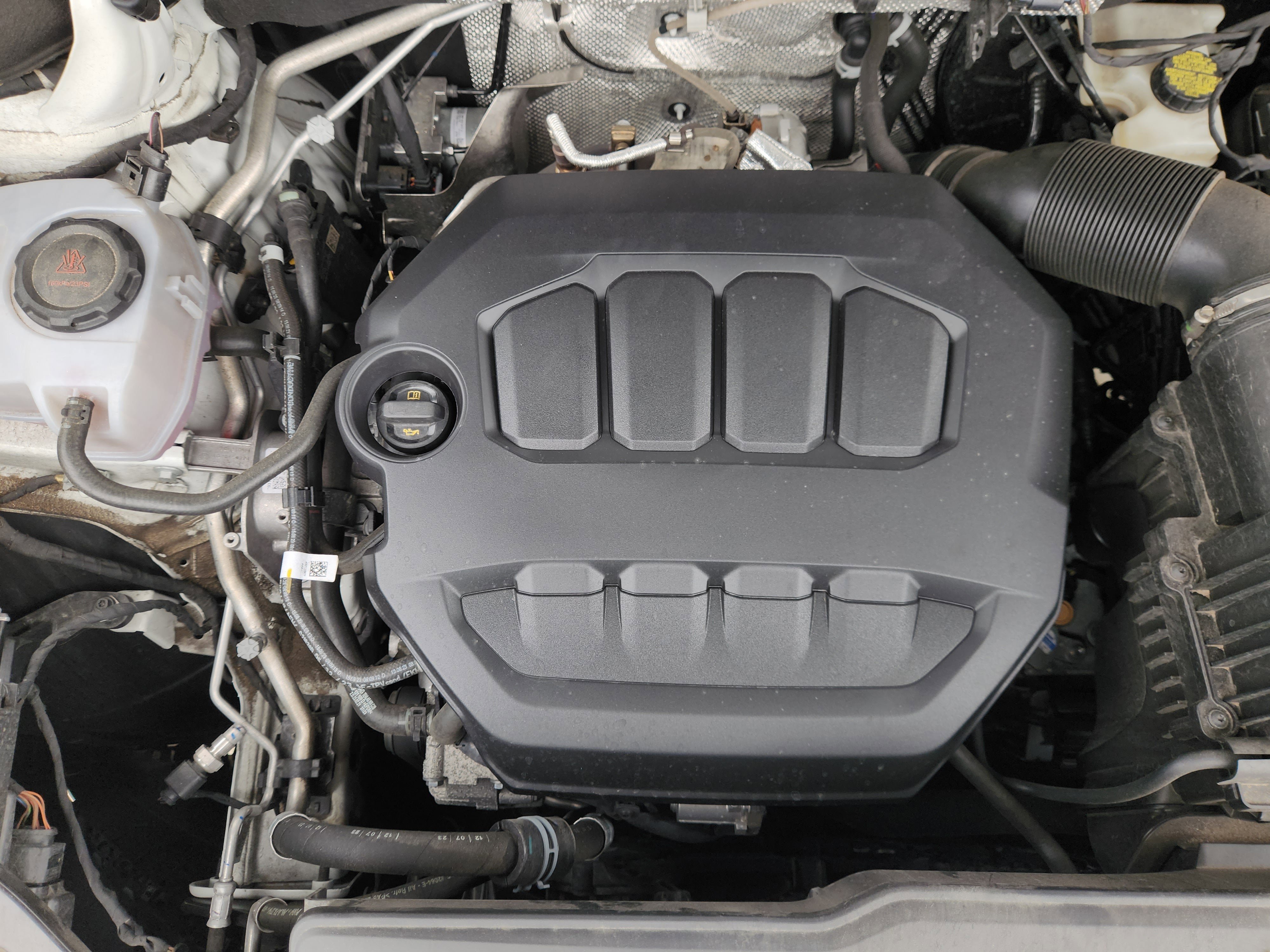 2024 Volkswagen Atlas Cross Sport 2.0T SEL R-Line