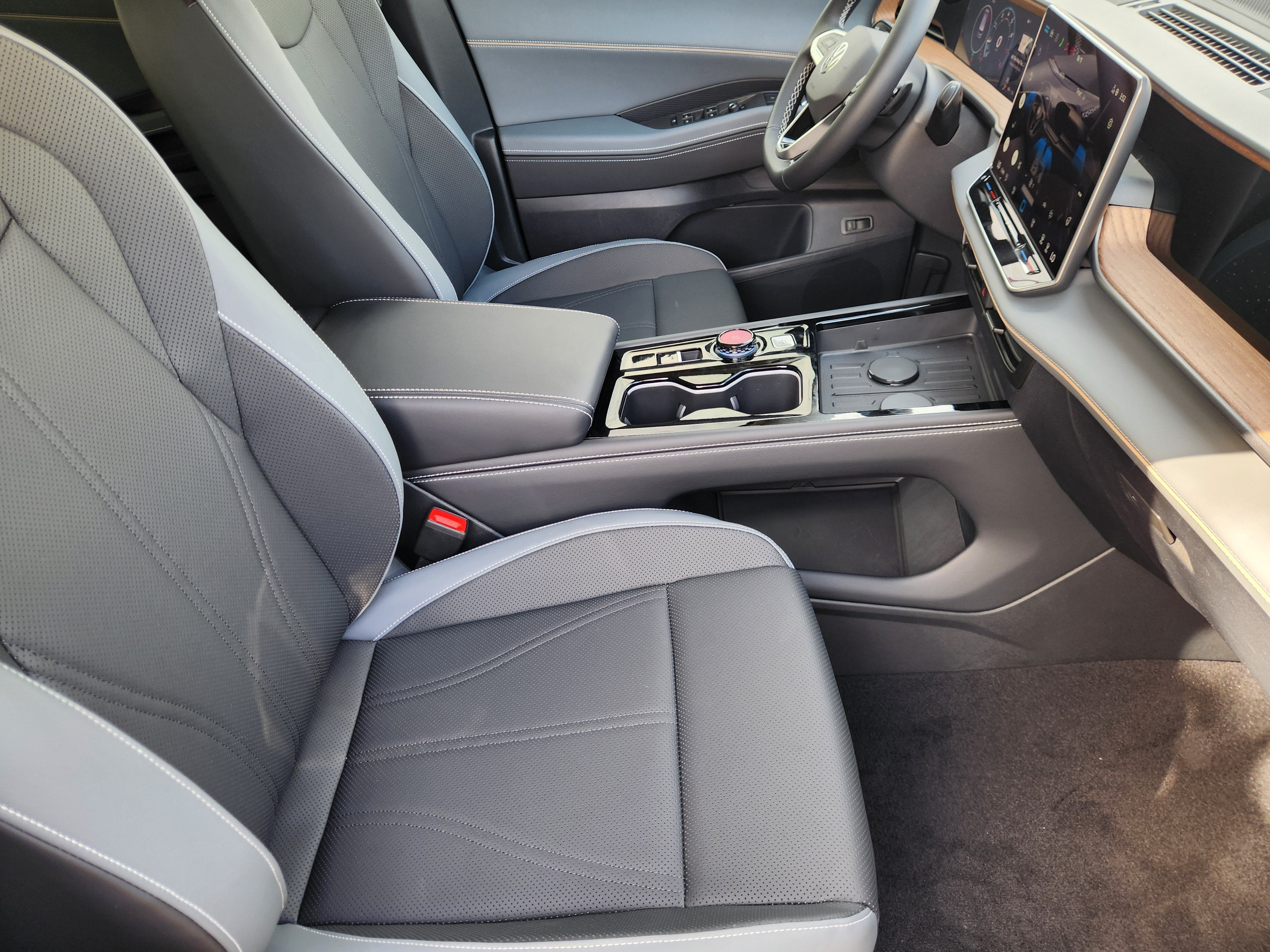 2027 Volkswagen Atlas SE