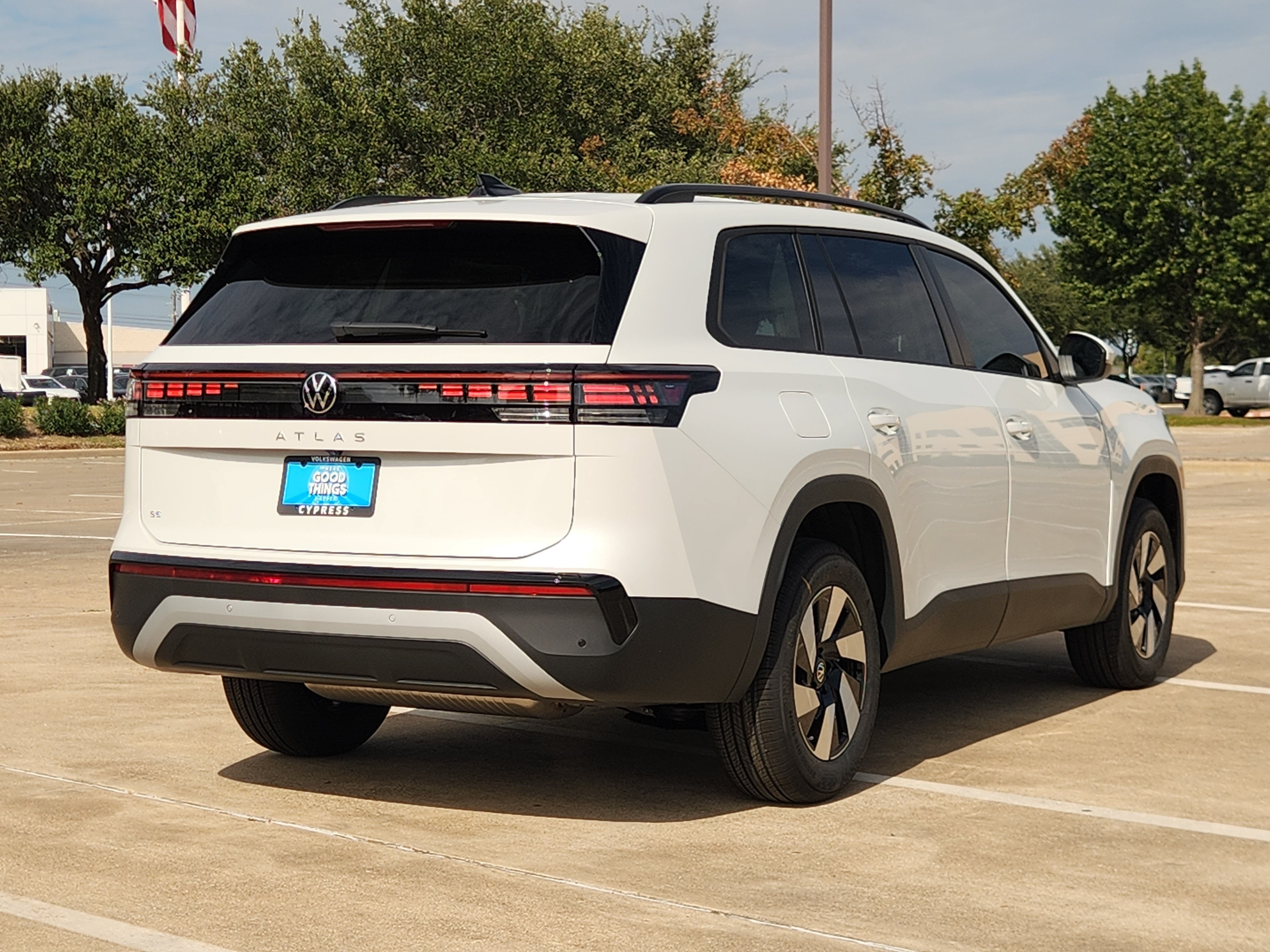 2027 Volkswagen Atlas SE