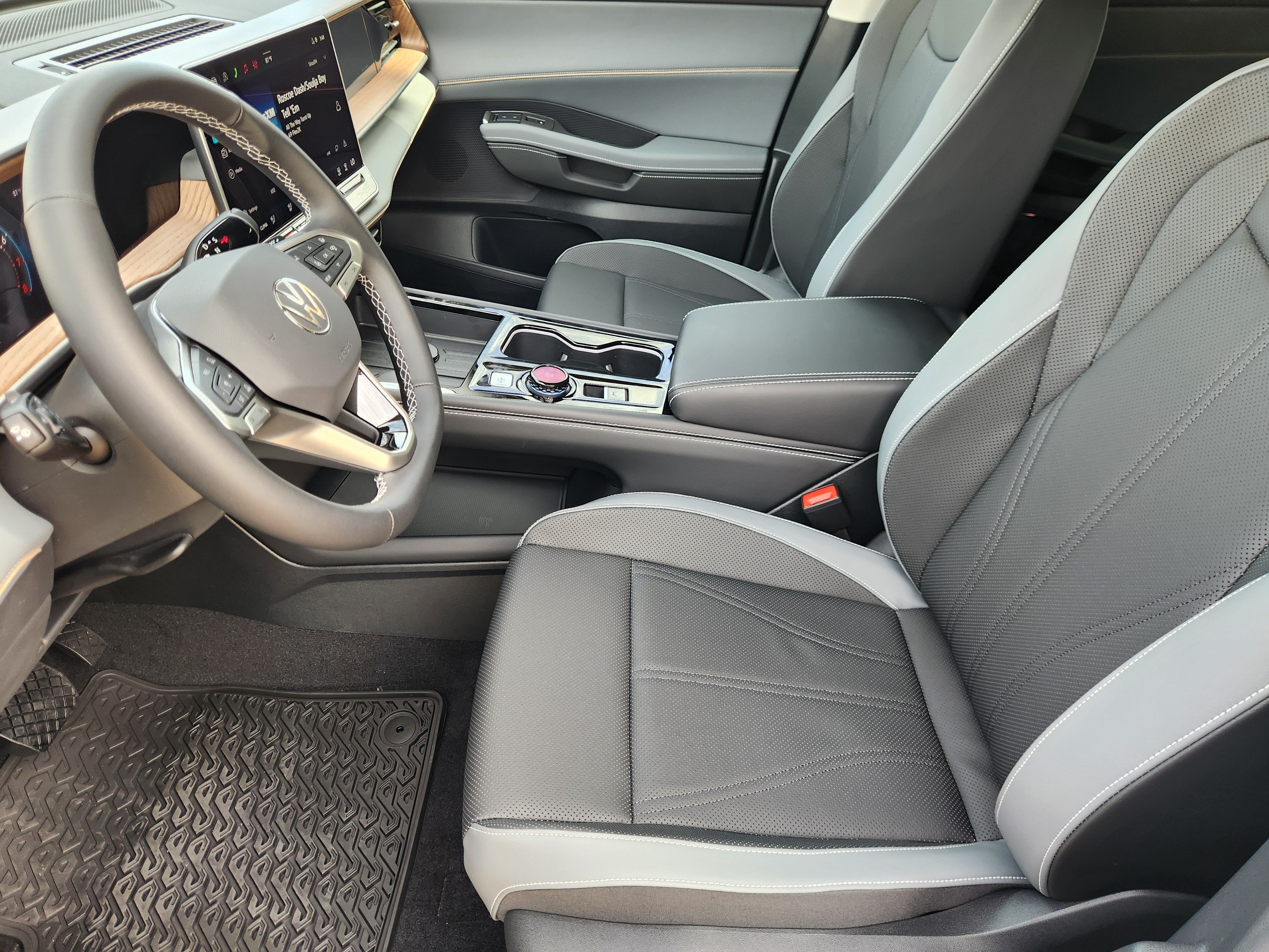 2027 Volkswagen Atlas SE