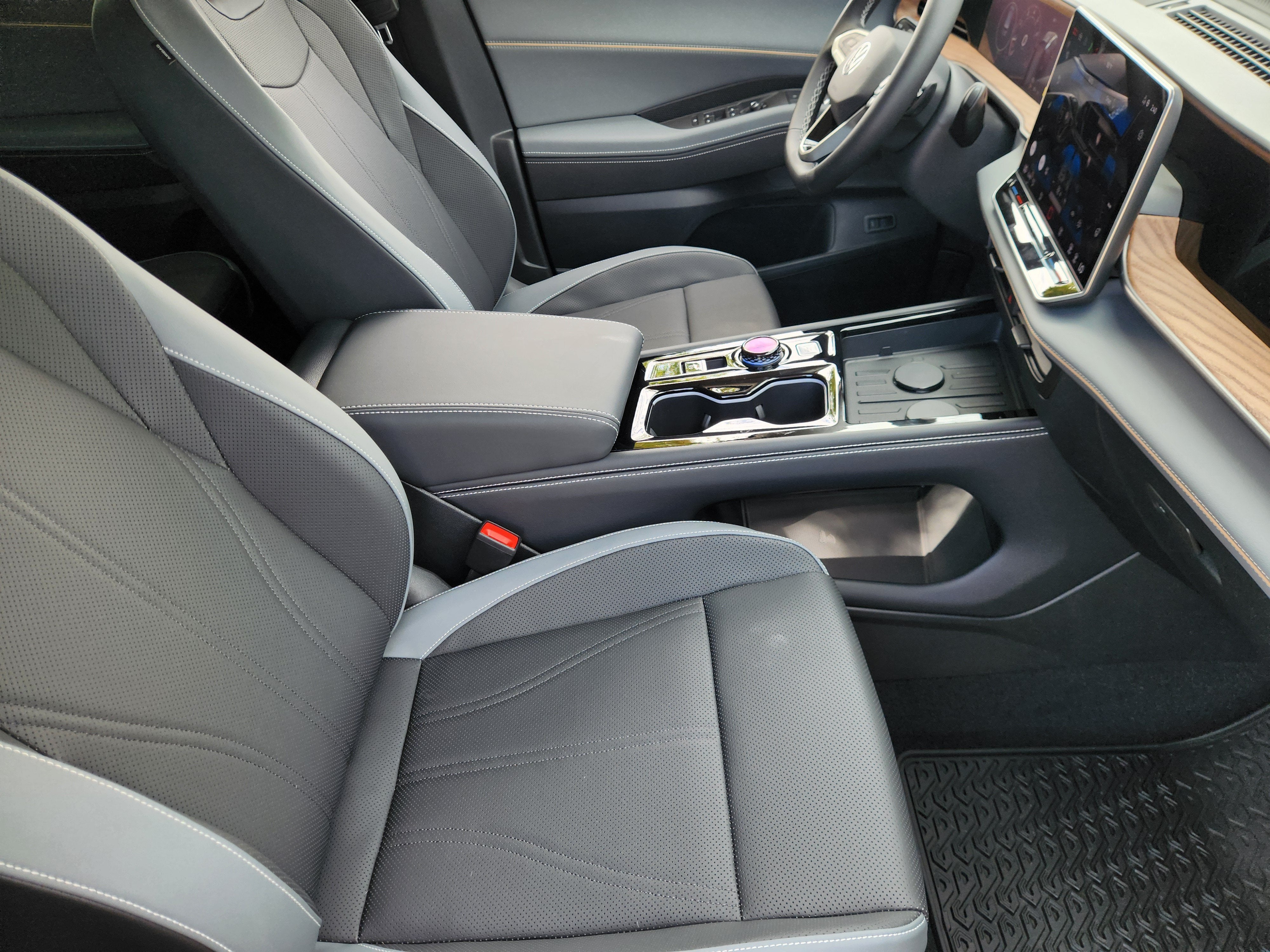 2027 Volkswagen Atlas SE