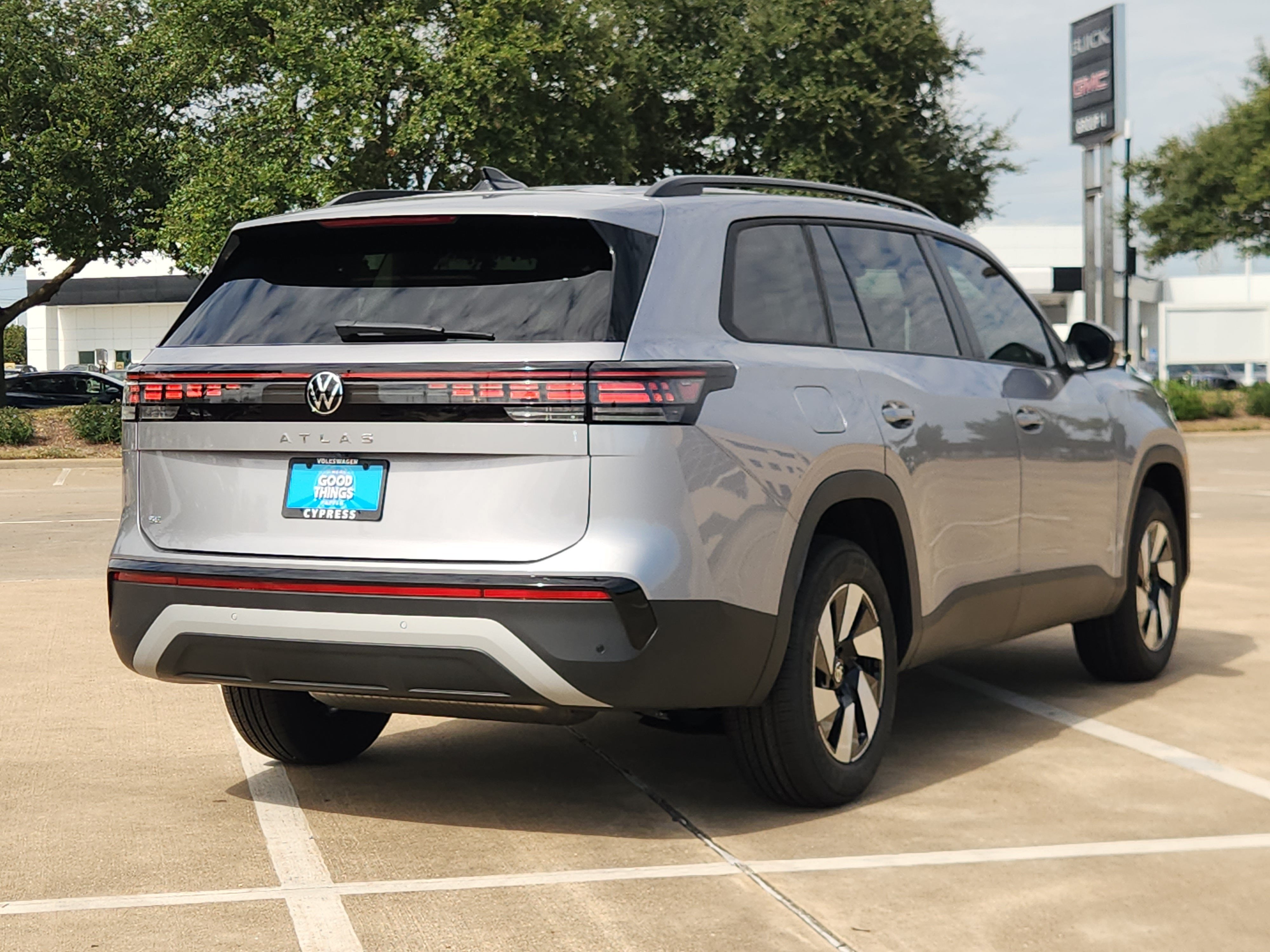 2027 Volkswagen Atlas SE