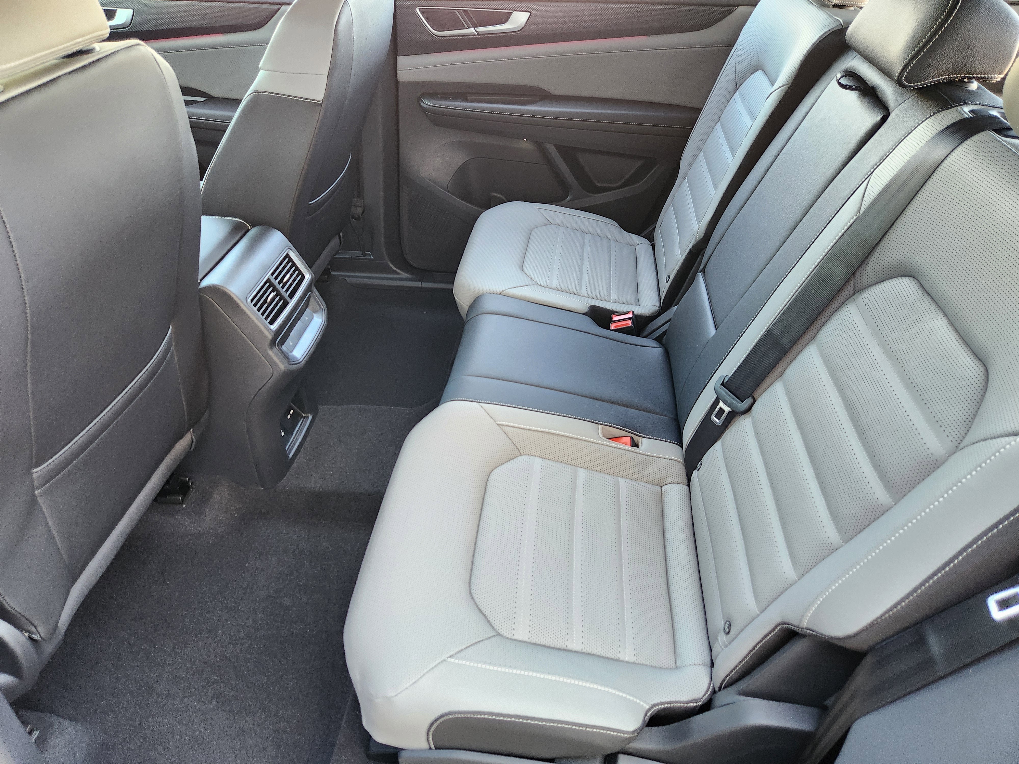 2026 Volkswagen Atlas Cross Sport 2.0T SEL