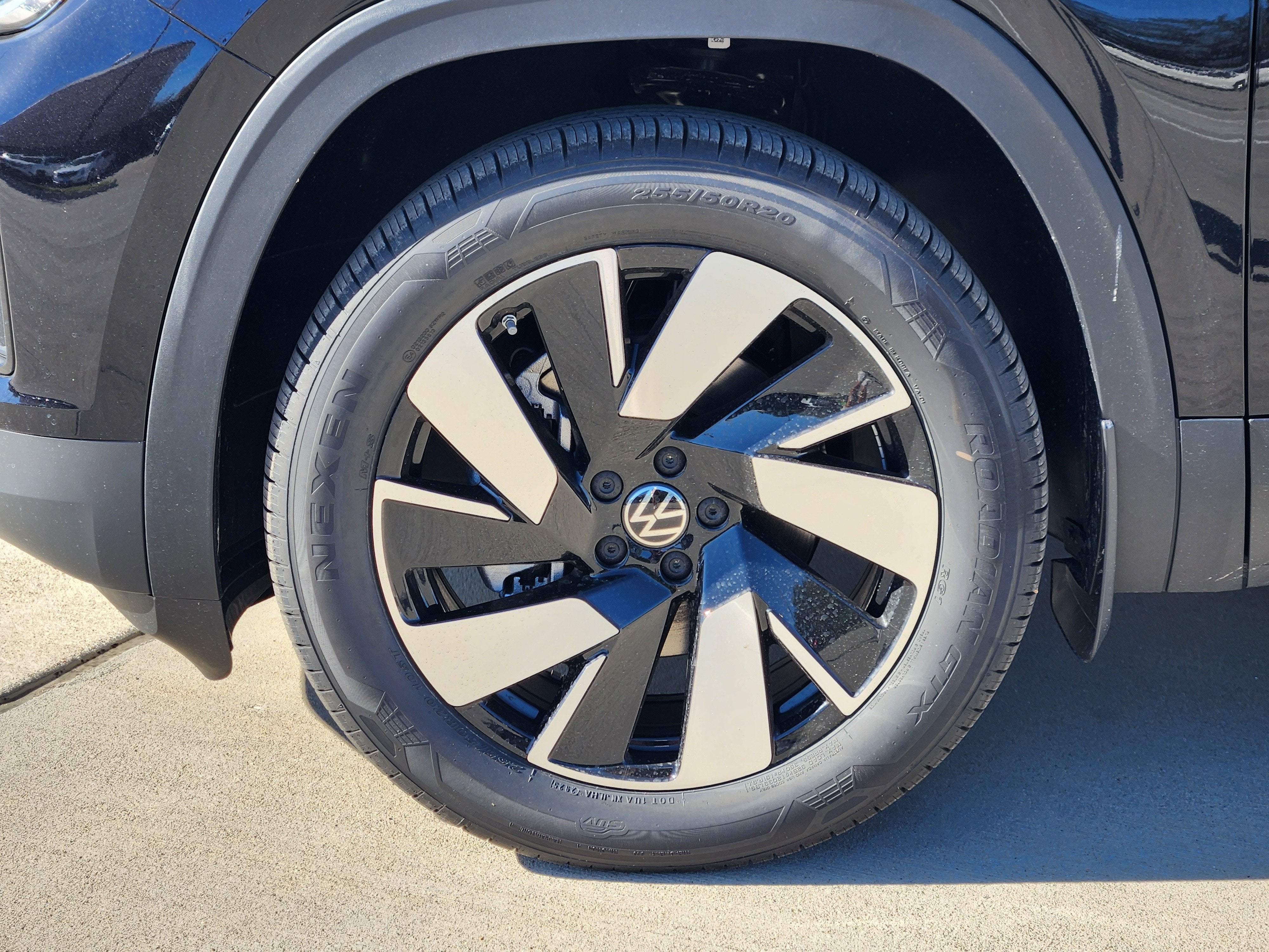 2026 Volkswagen Atlas Cross Sport 2.0T SEL