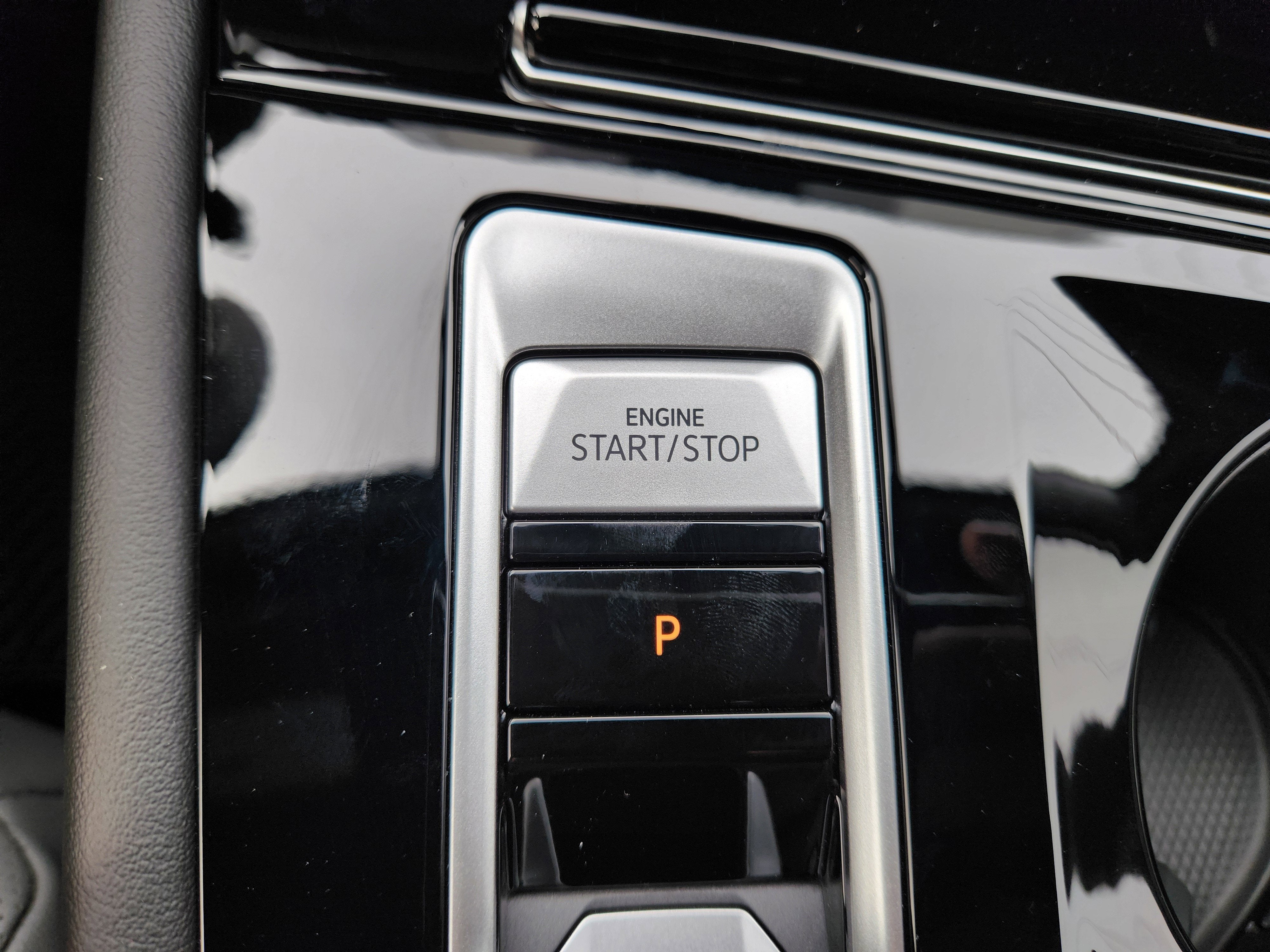 2026 Volkswagen Atlas Cross Sport 2.0T SEL