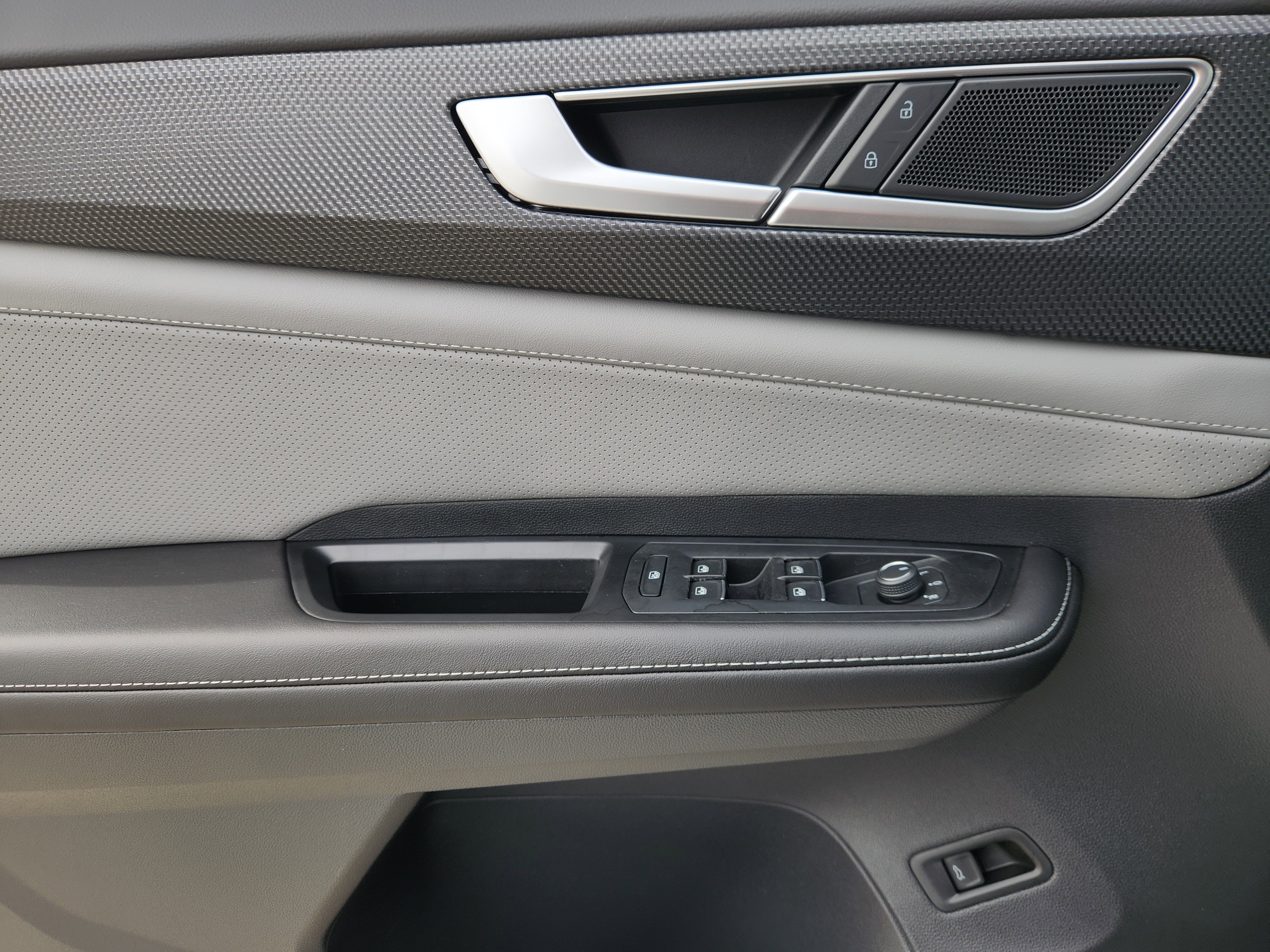 2026 Volkswagen Atlas Cross Sport 2.0T SEL