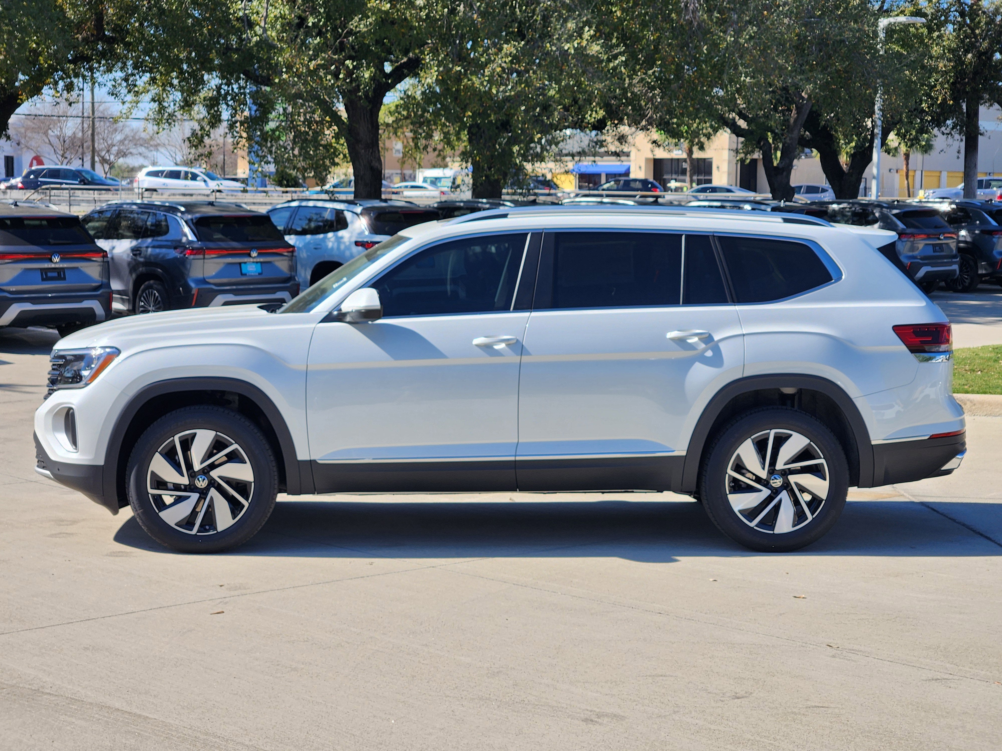 2026 Volkswagen Atlas 2.0T SEL