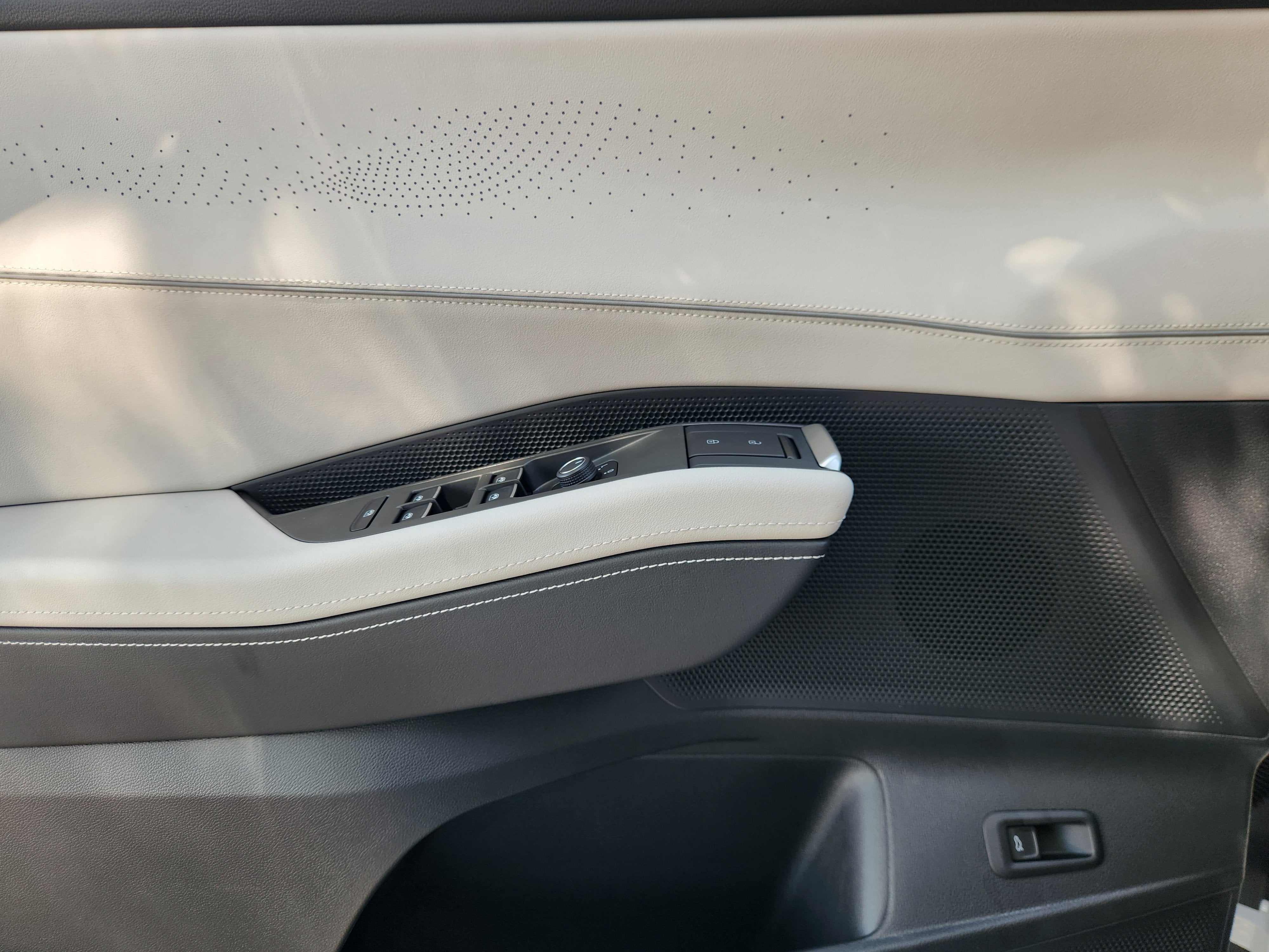 2027 Volkswagen Atlas SEL R-Line