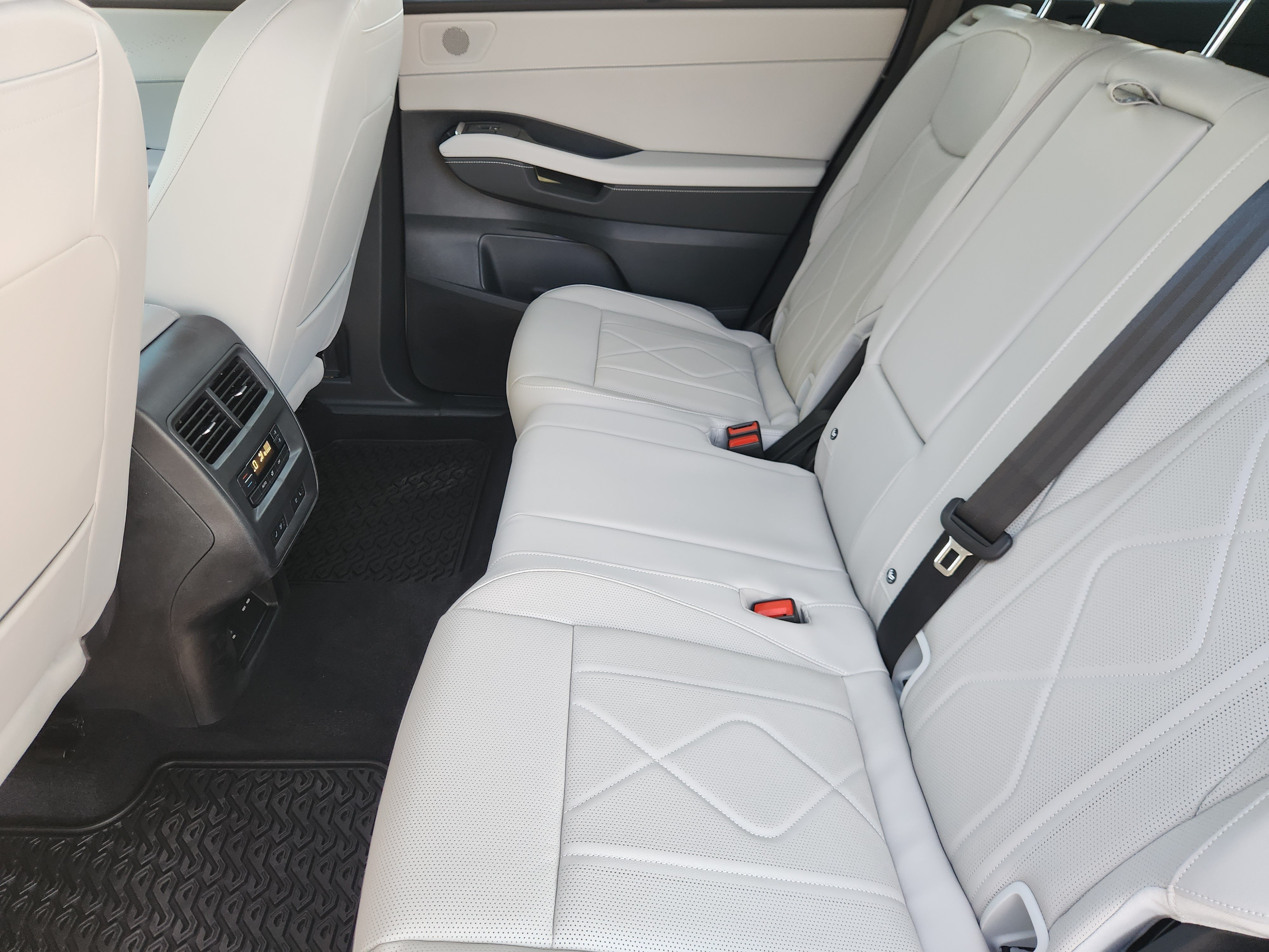 2027 Volkswagen Atlas SEL R-Line