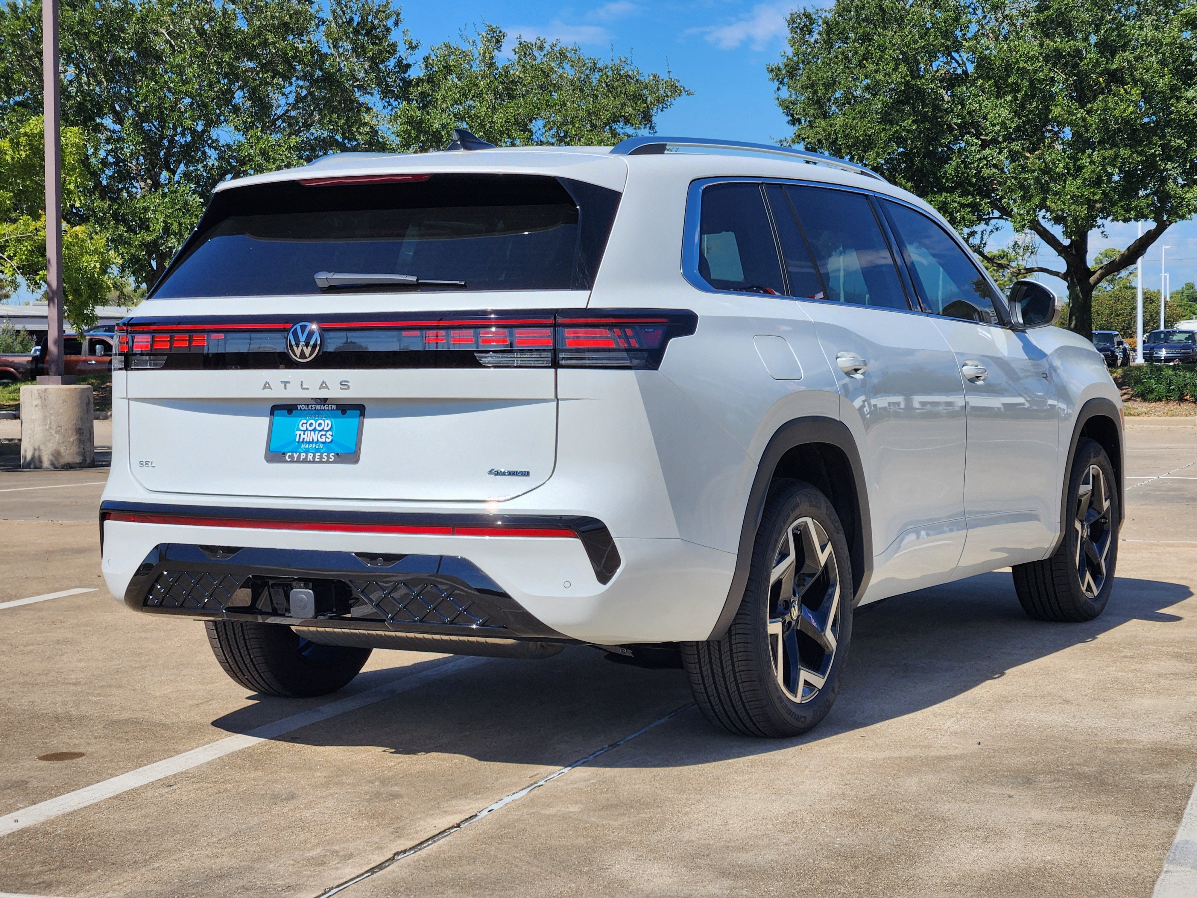 2027 Volkswagen Atlas SEL R-Line