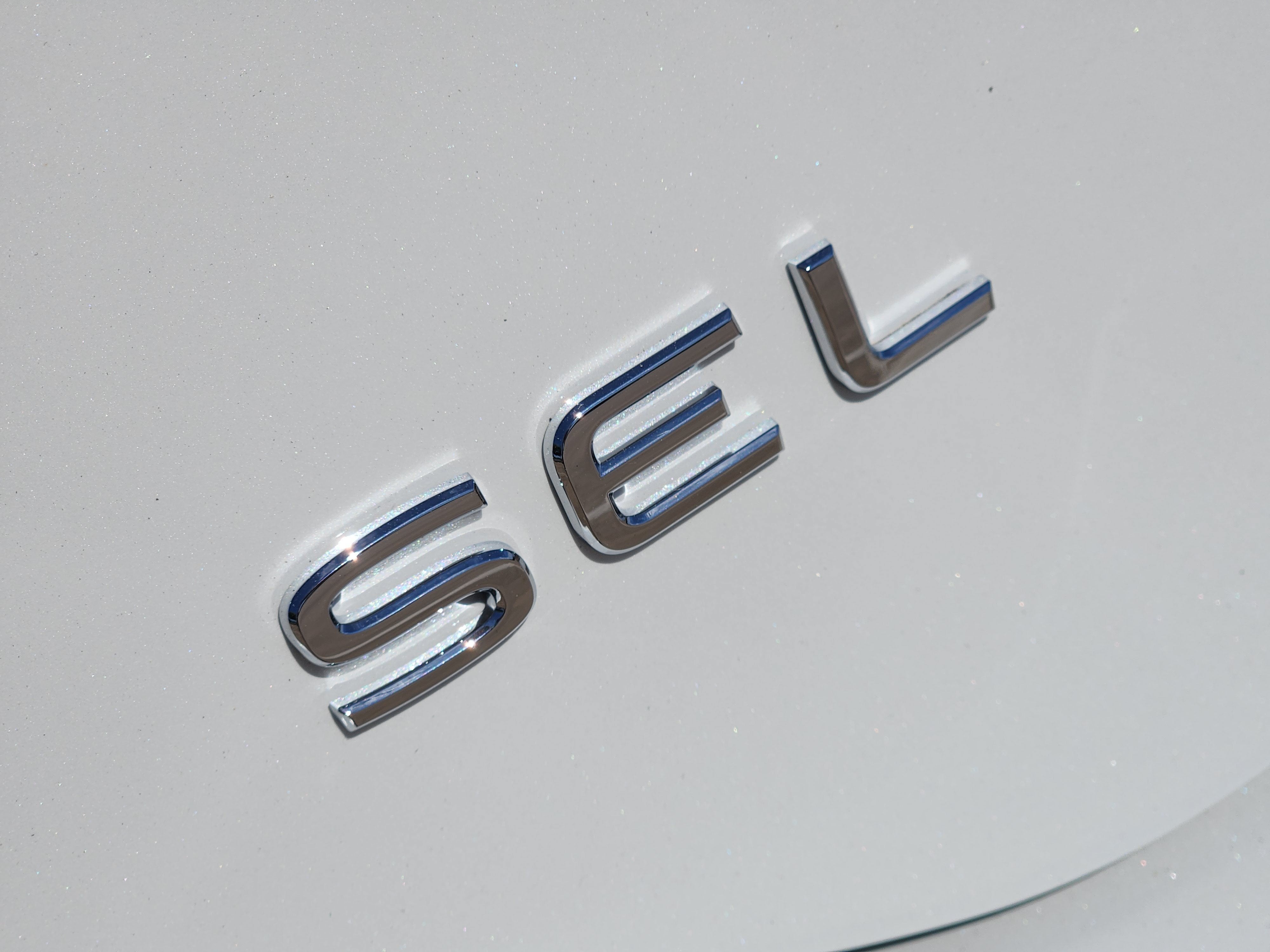 2027 Volkswagen Atlas SEL R-Line