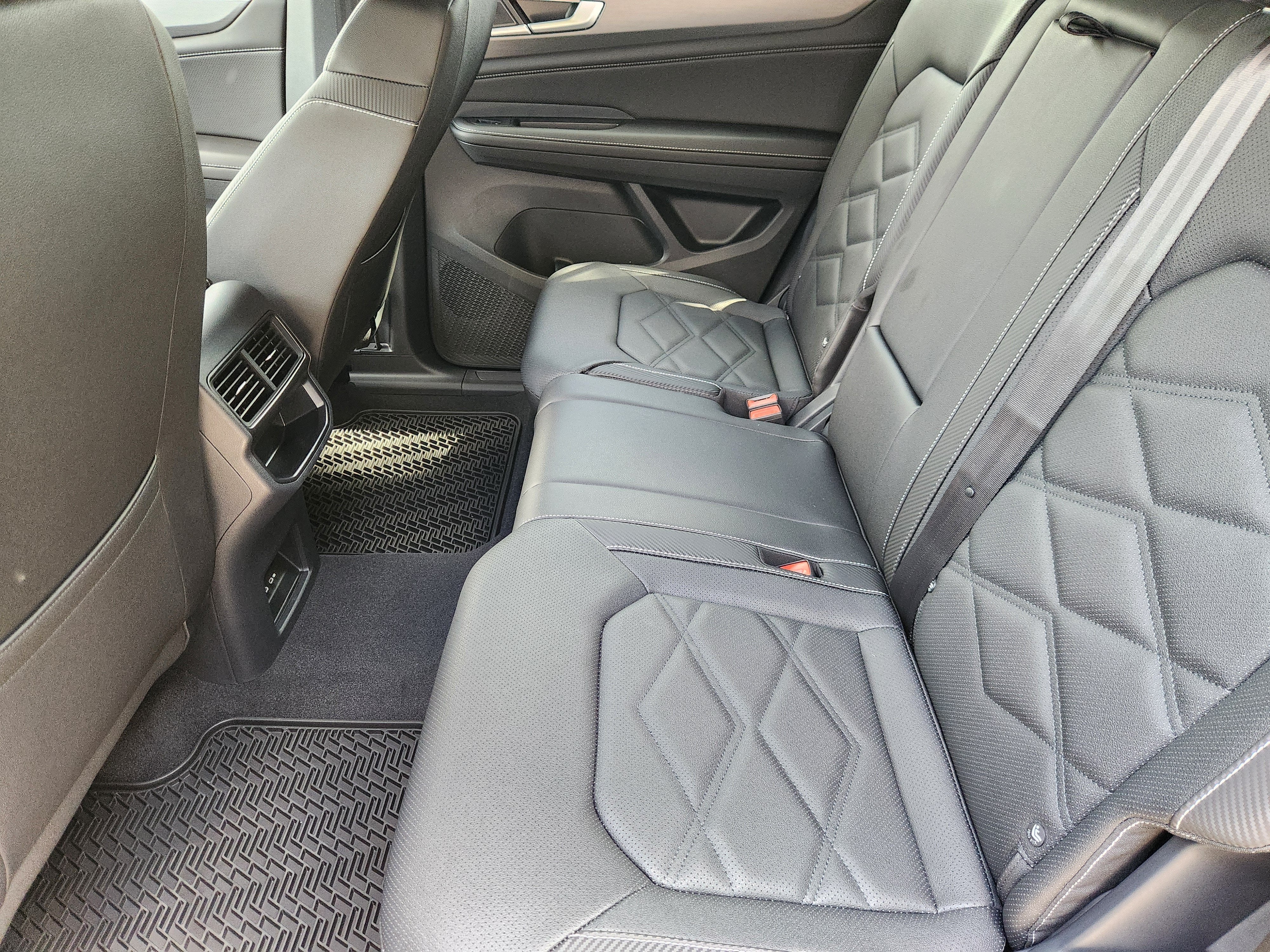 2026 Volkswagen Atlas Cross Sport 2.0T SE