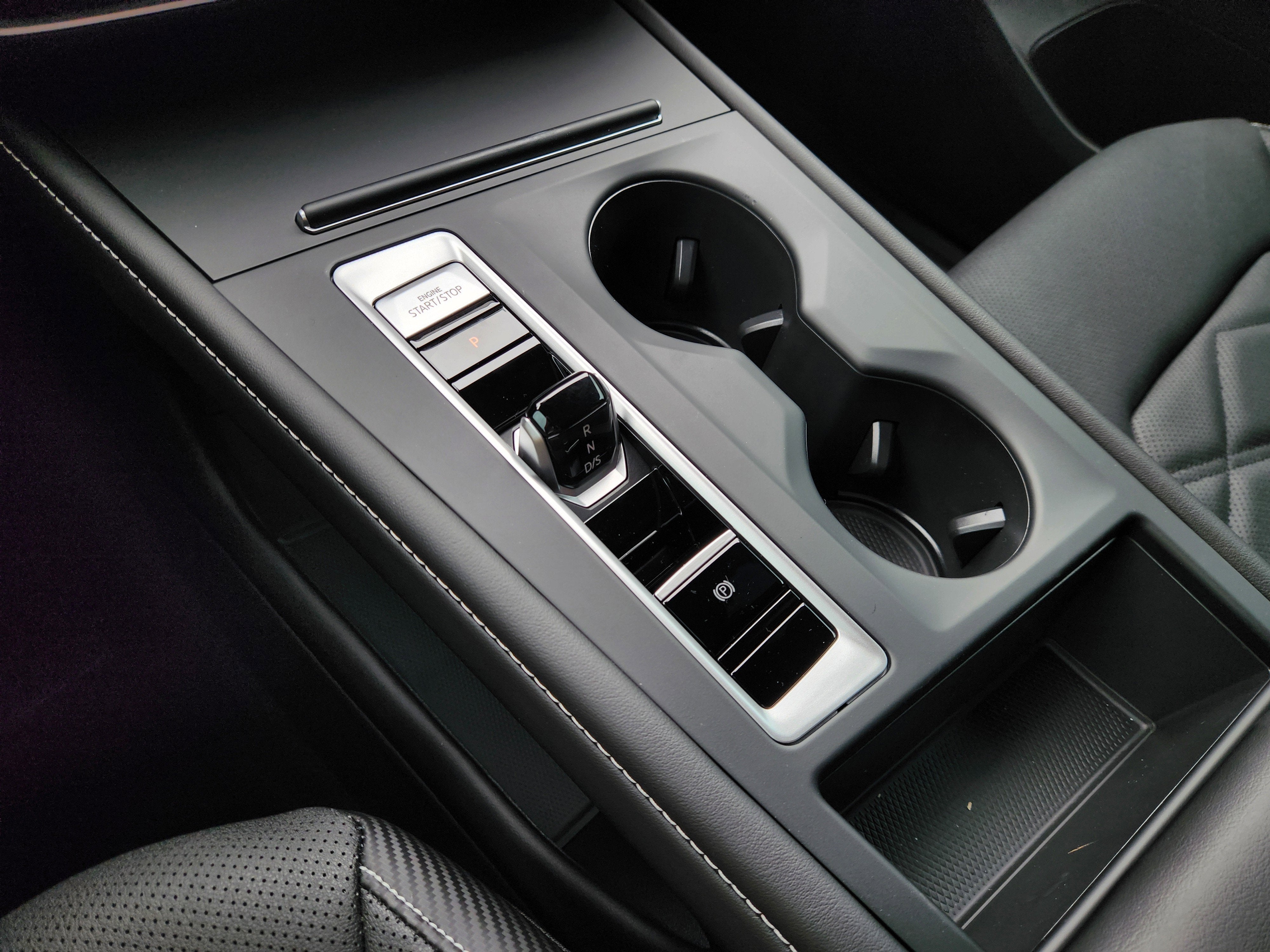 2026 Volkswagen Atlas Cross Sport 2.0T SE