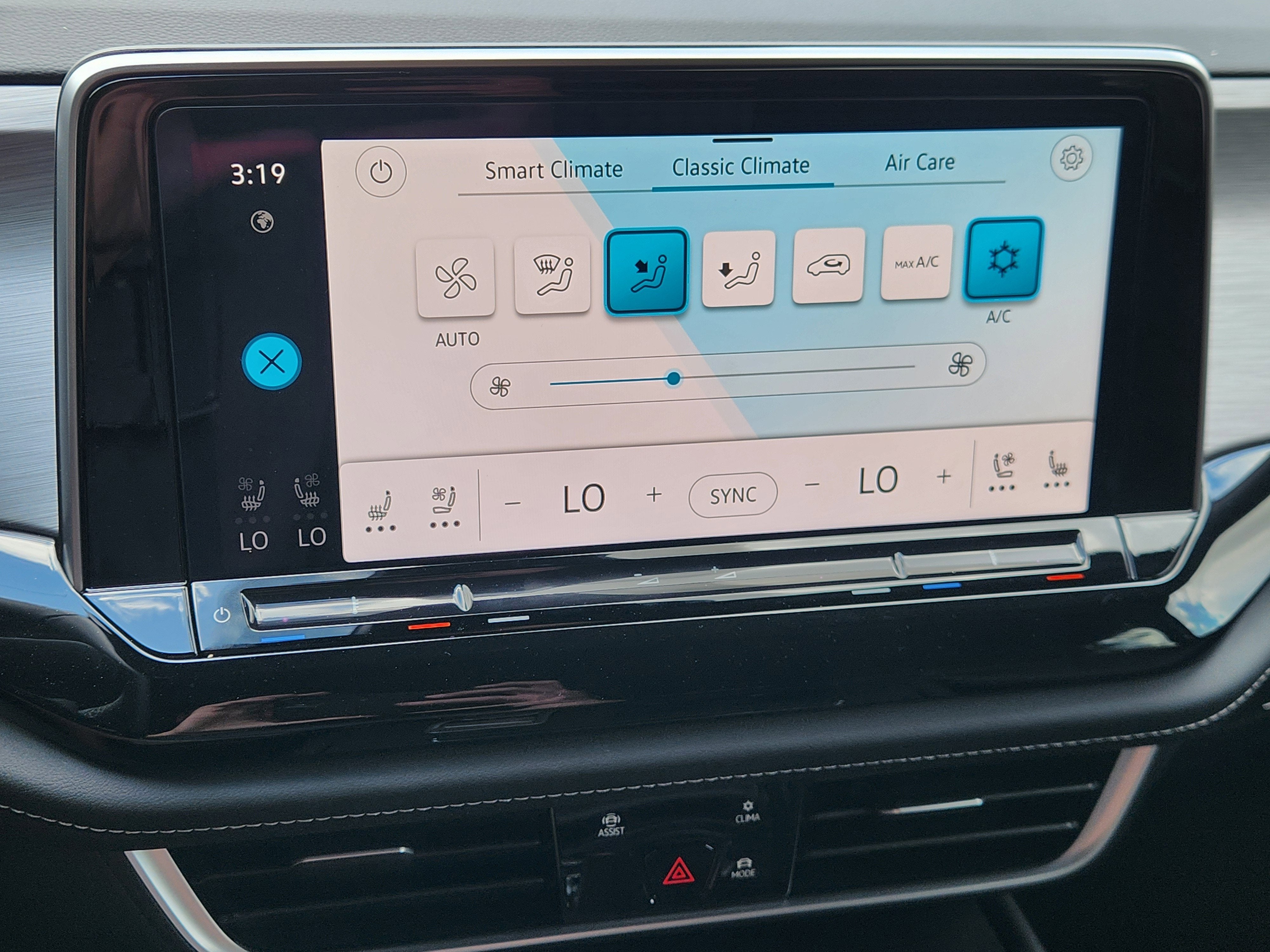 2026 Volkswagen Atlas Cross Sport 2.0T SE