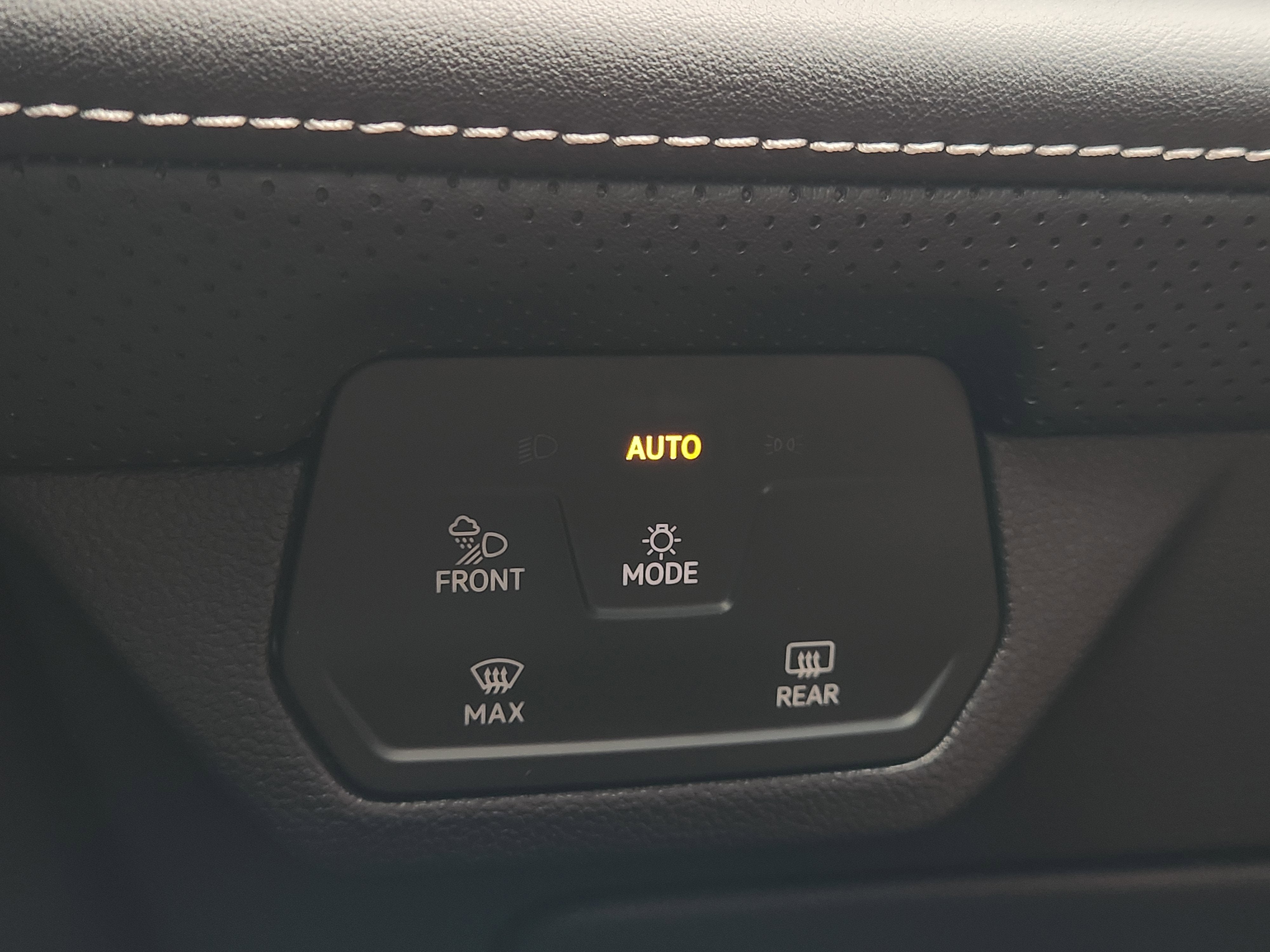 2026 Volkswagen Atlas Cross Sport 2.0T SE