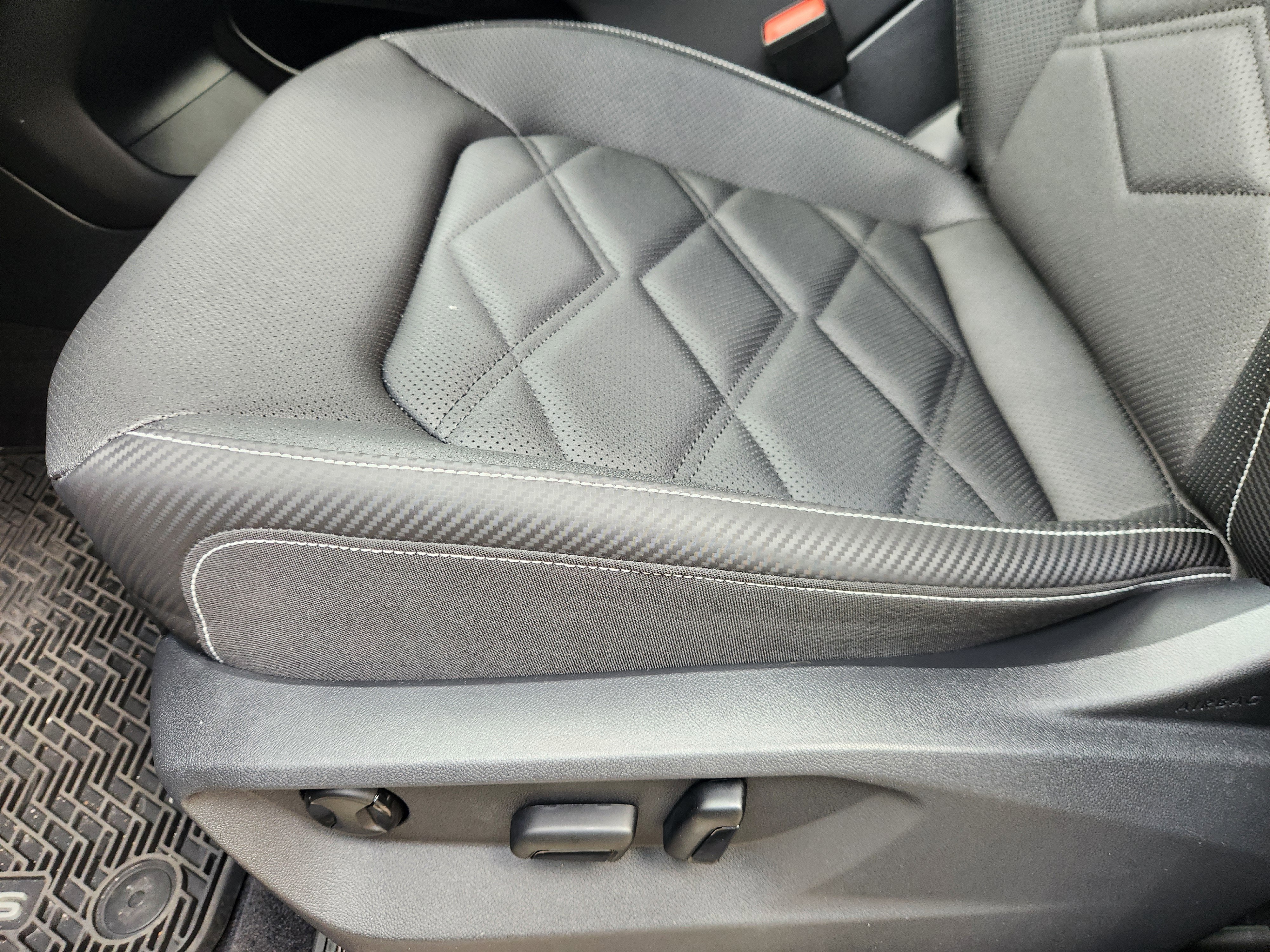 2026 Volkswagen Atlas Cross Sport 2.0T SE