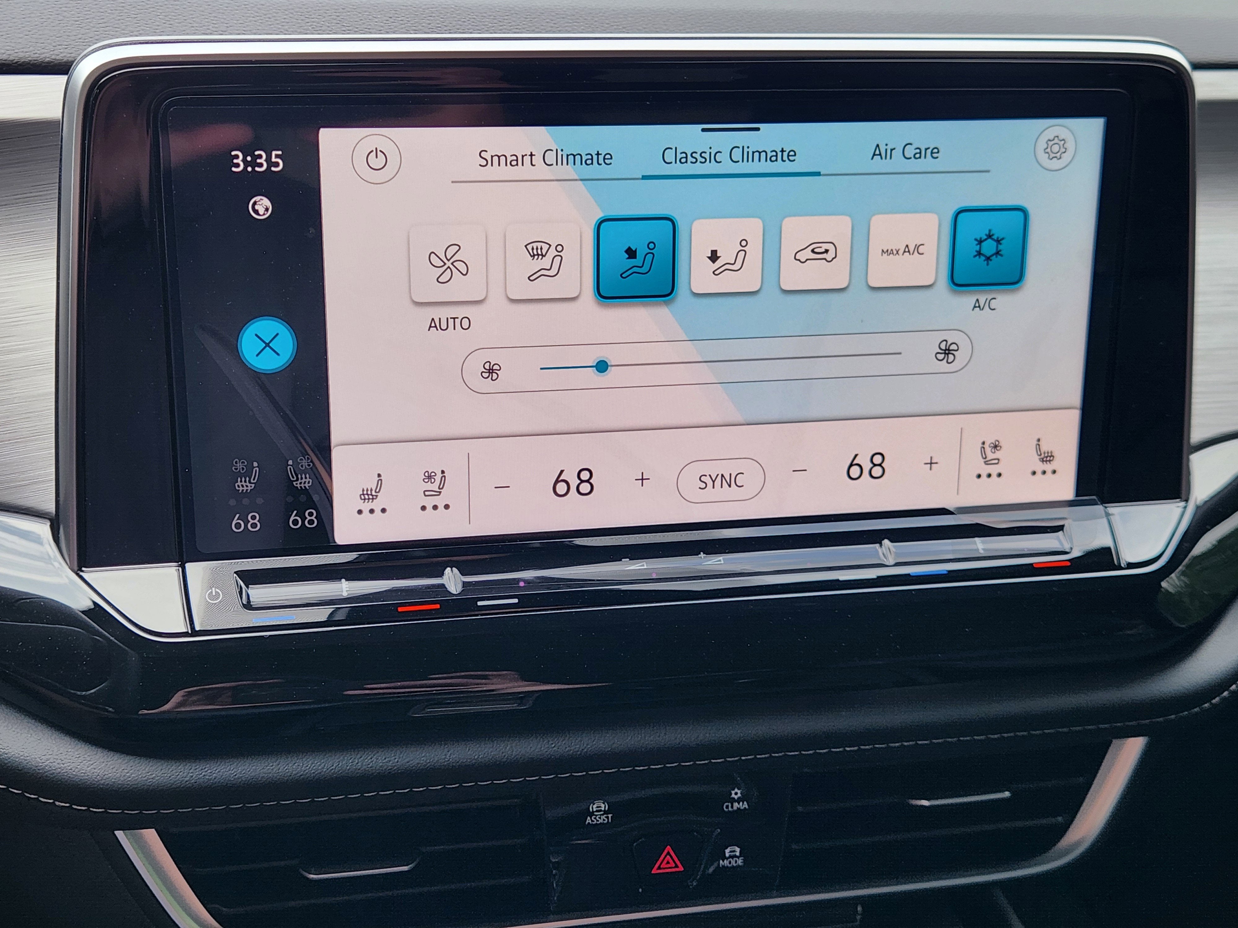 2026 Volkswagen Atlas Cross Sport 2.0T SE