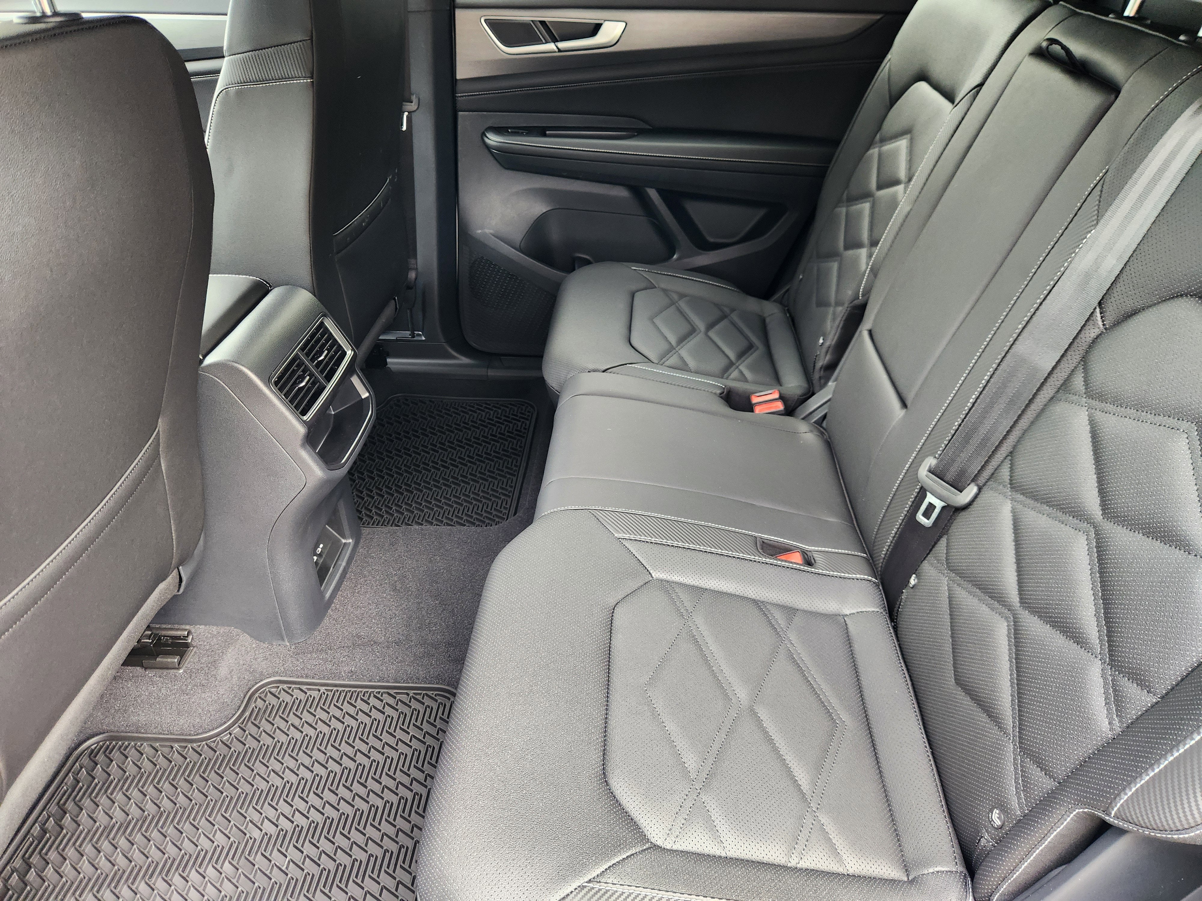 2026 Volkswagen Atlas Cross Sport 2.0T SE