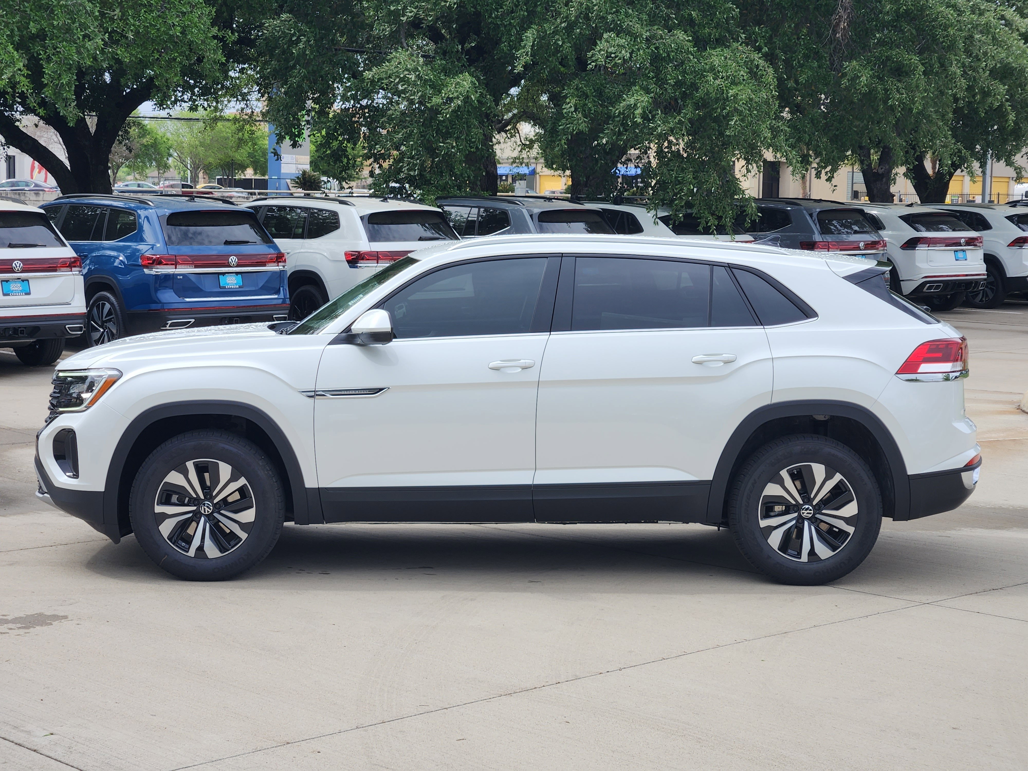 2026 Volkswagen Atlas Cross Sport 2.0T SE