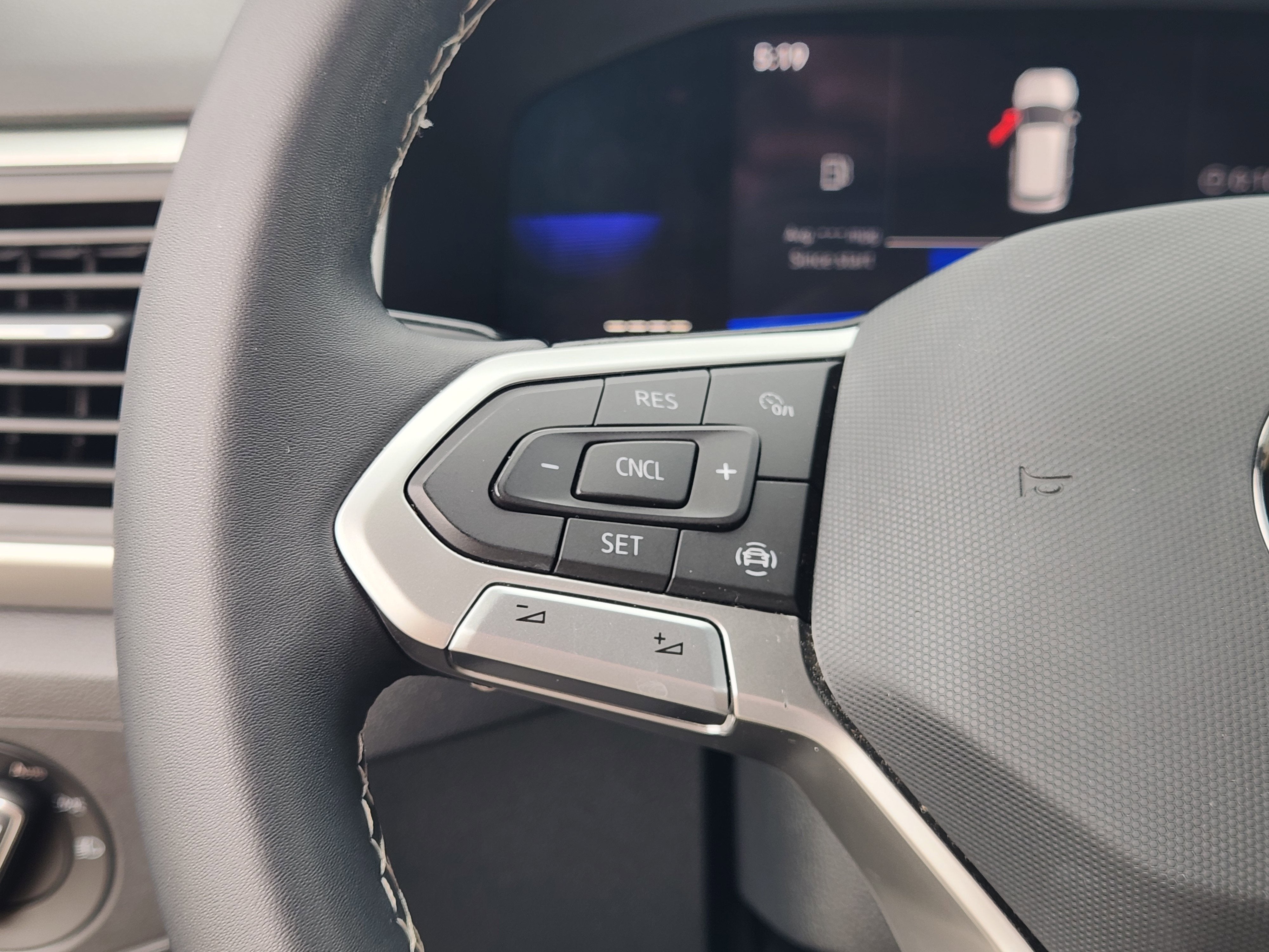 2023 Volkswagen Atlas Cross Sport 2.0T SE