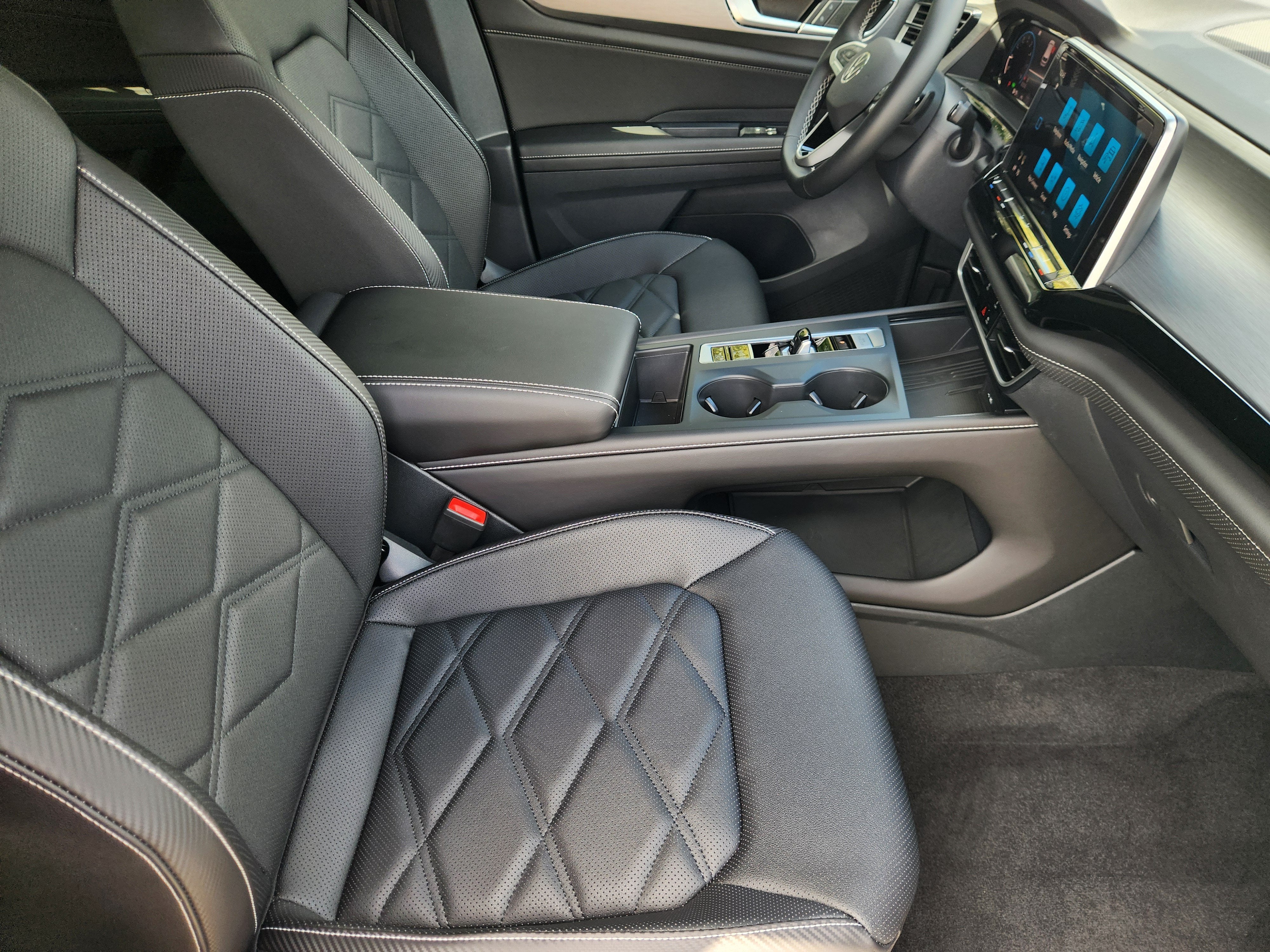2026 Volkswagen Atlas Cross Sport 2.0T SE