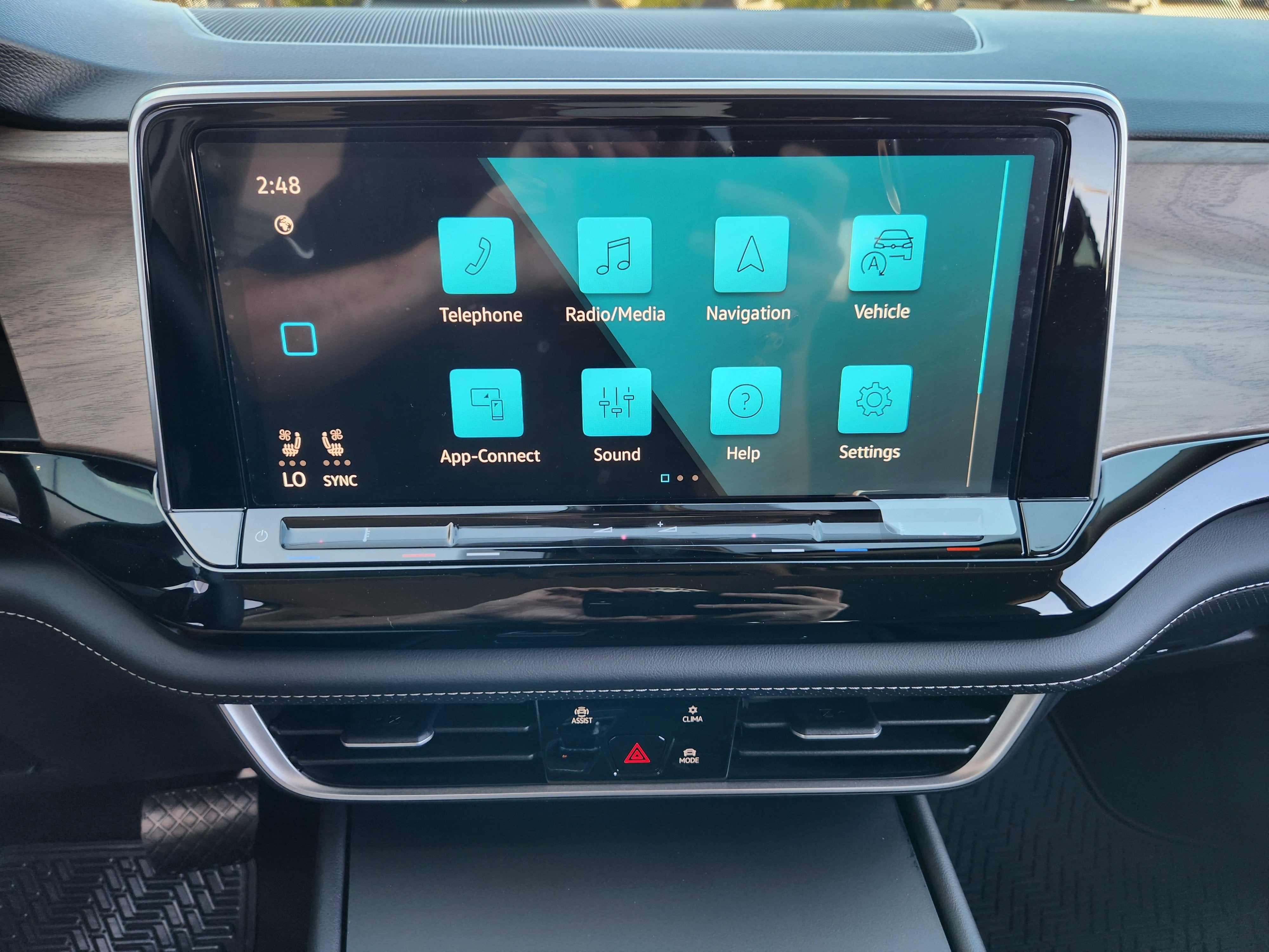 2026 Volkswagen Atlas 2.0T SE