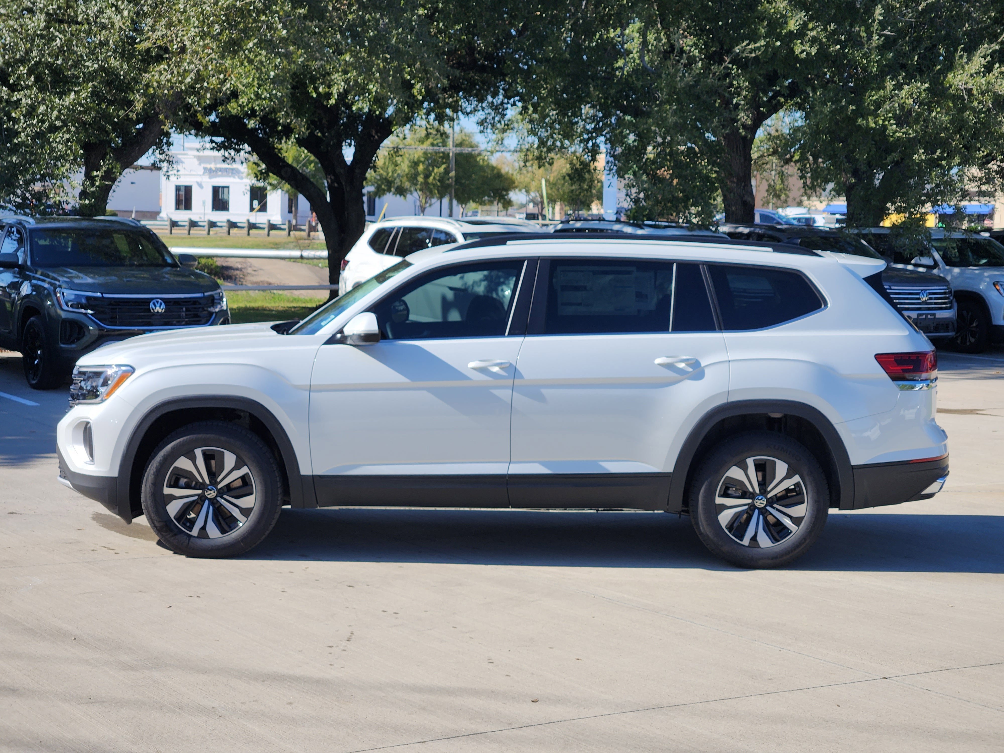 2026 Volkswagen Atlas 2.0T SE