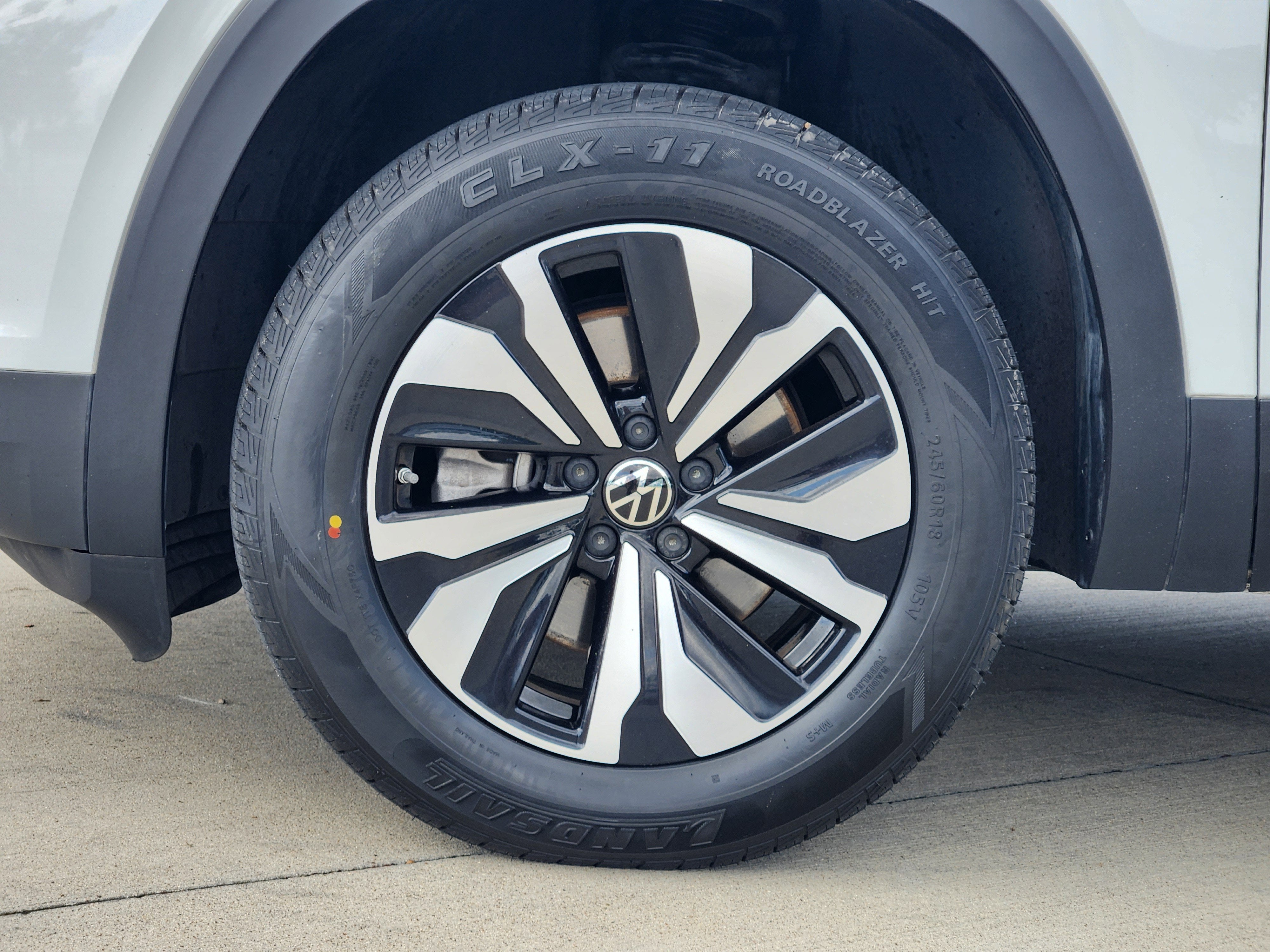 2024 Volkswagen Atlas 2.0T SE